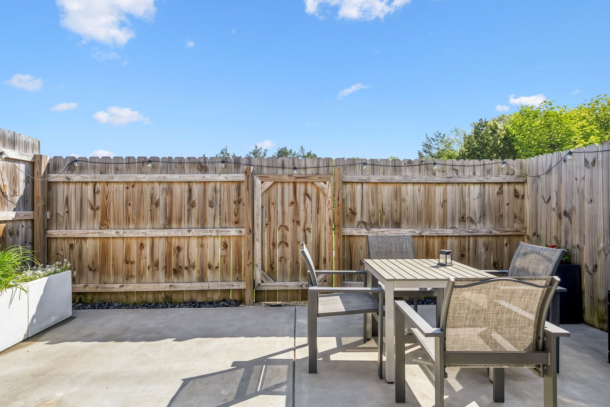 605 Longfellow Ln