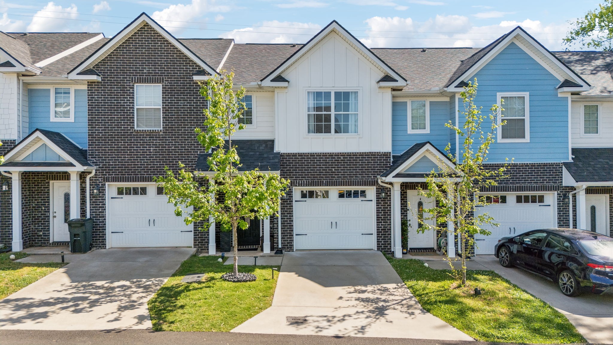 605 Longfellow Ln