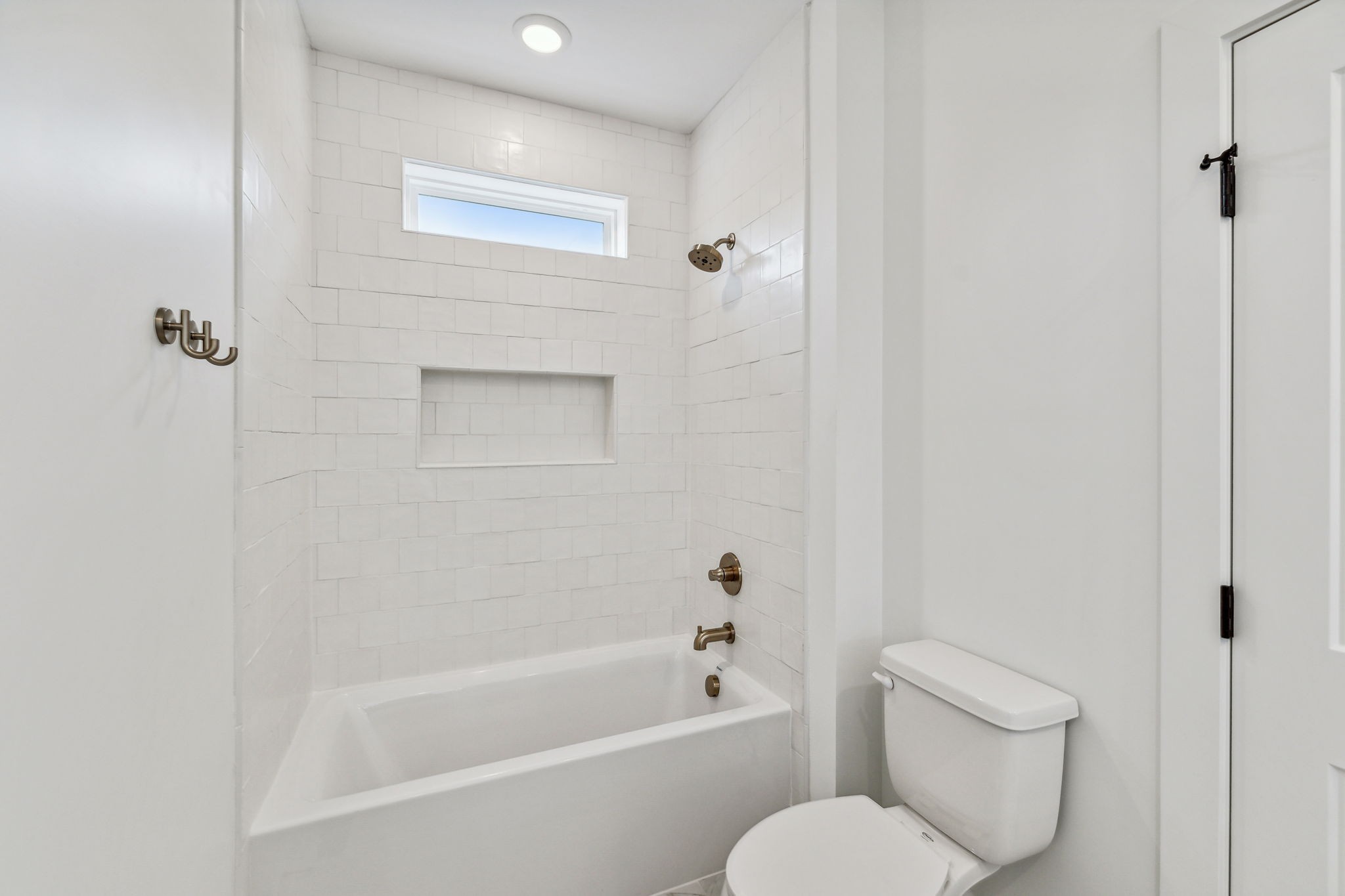 1303 Katie Ave Unit: B