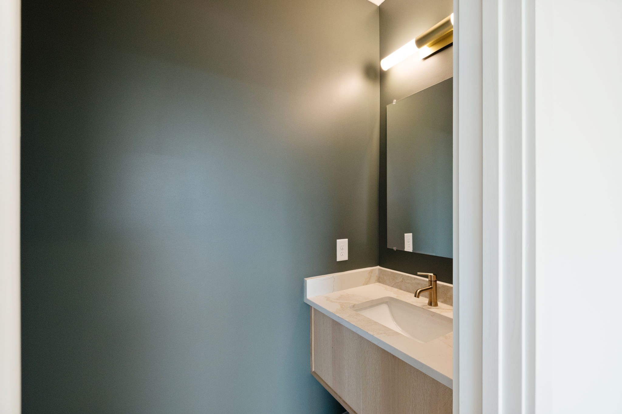 1303 Katie Ave Unit: B