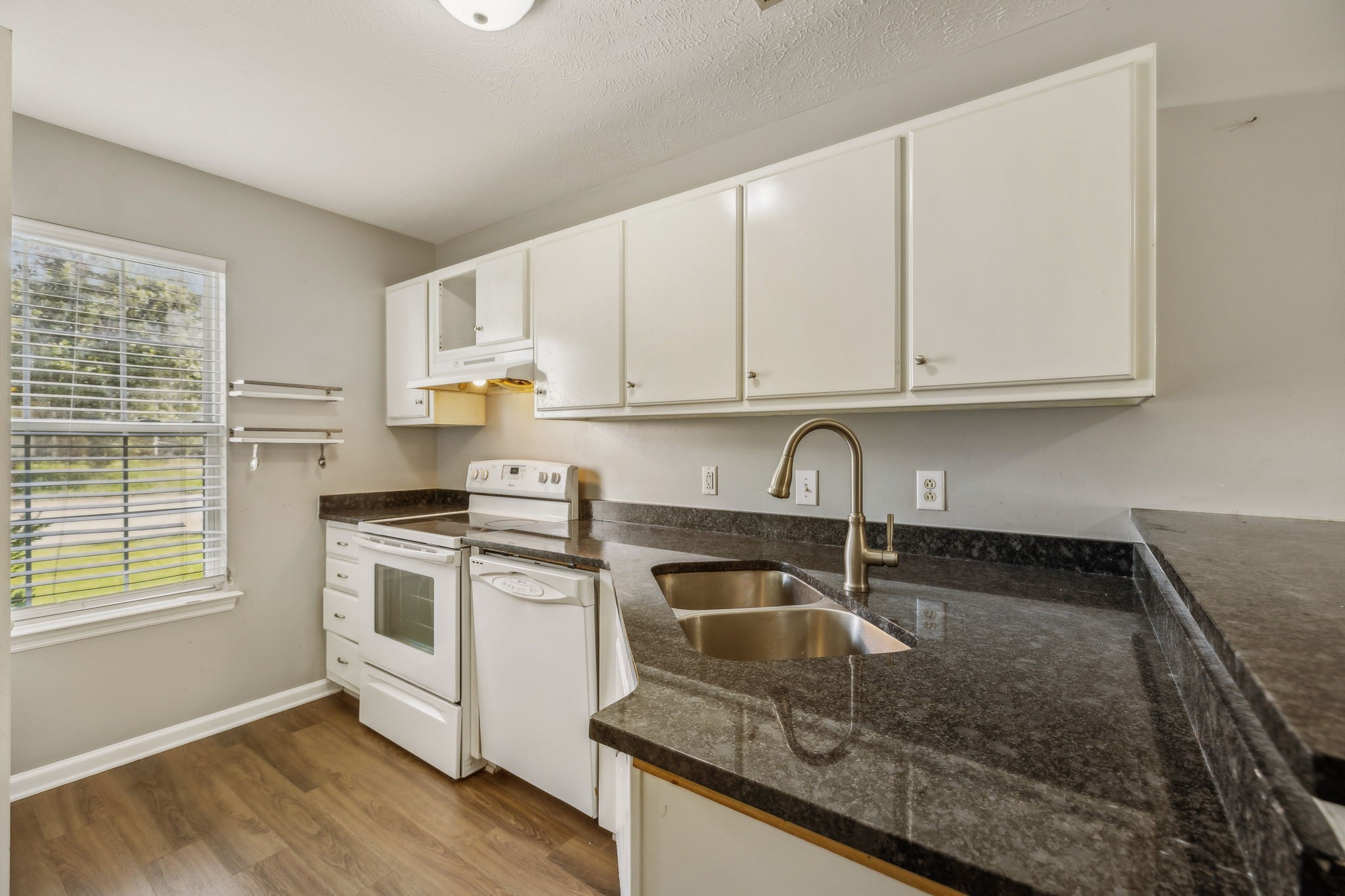 1625 Center Pointe Dr