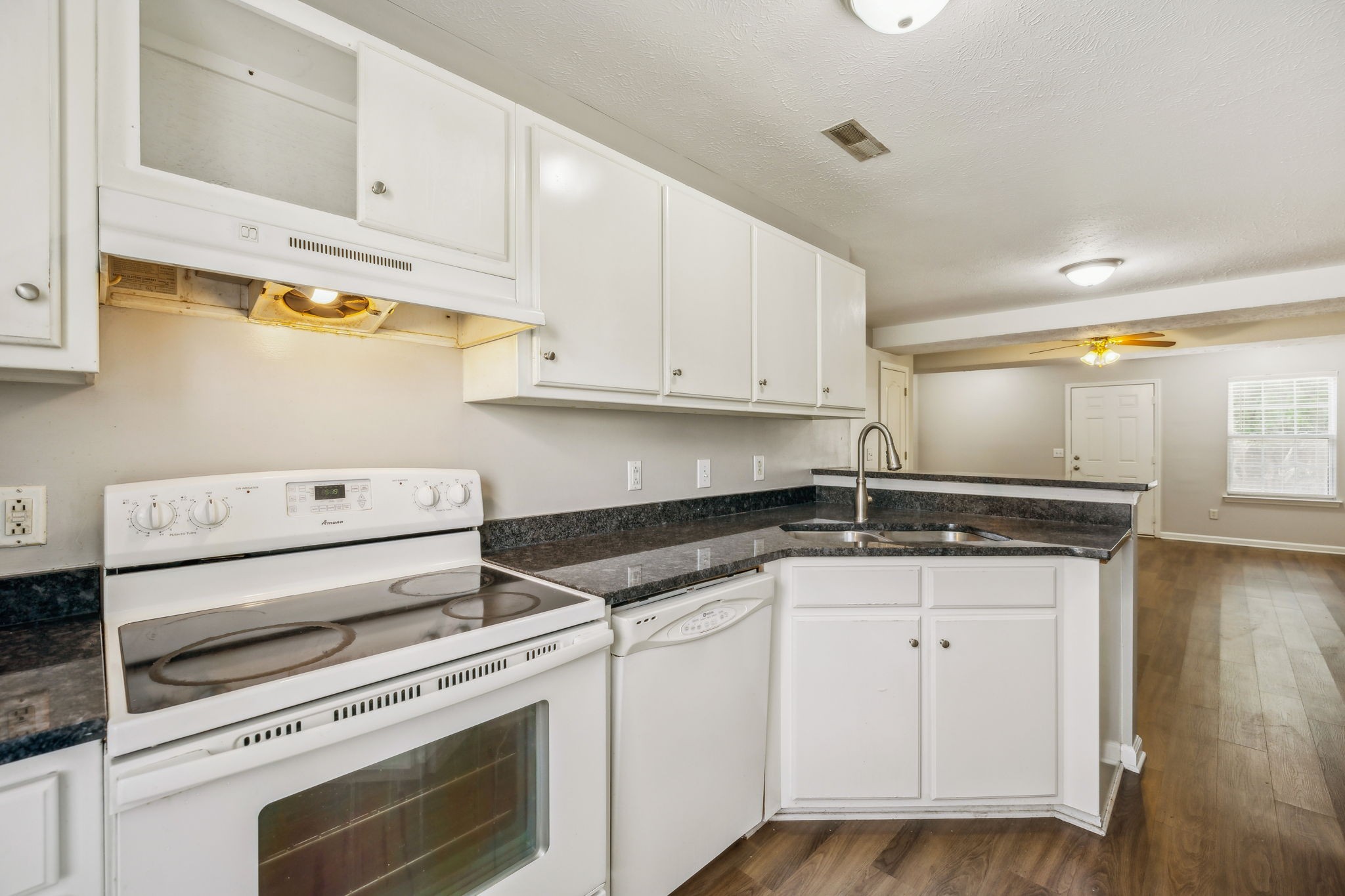 1625 Center Pointe Dr