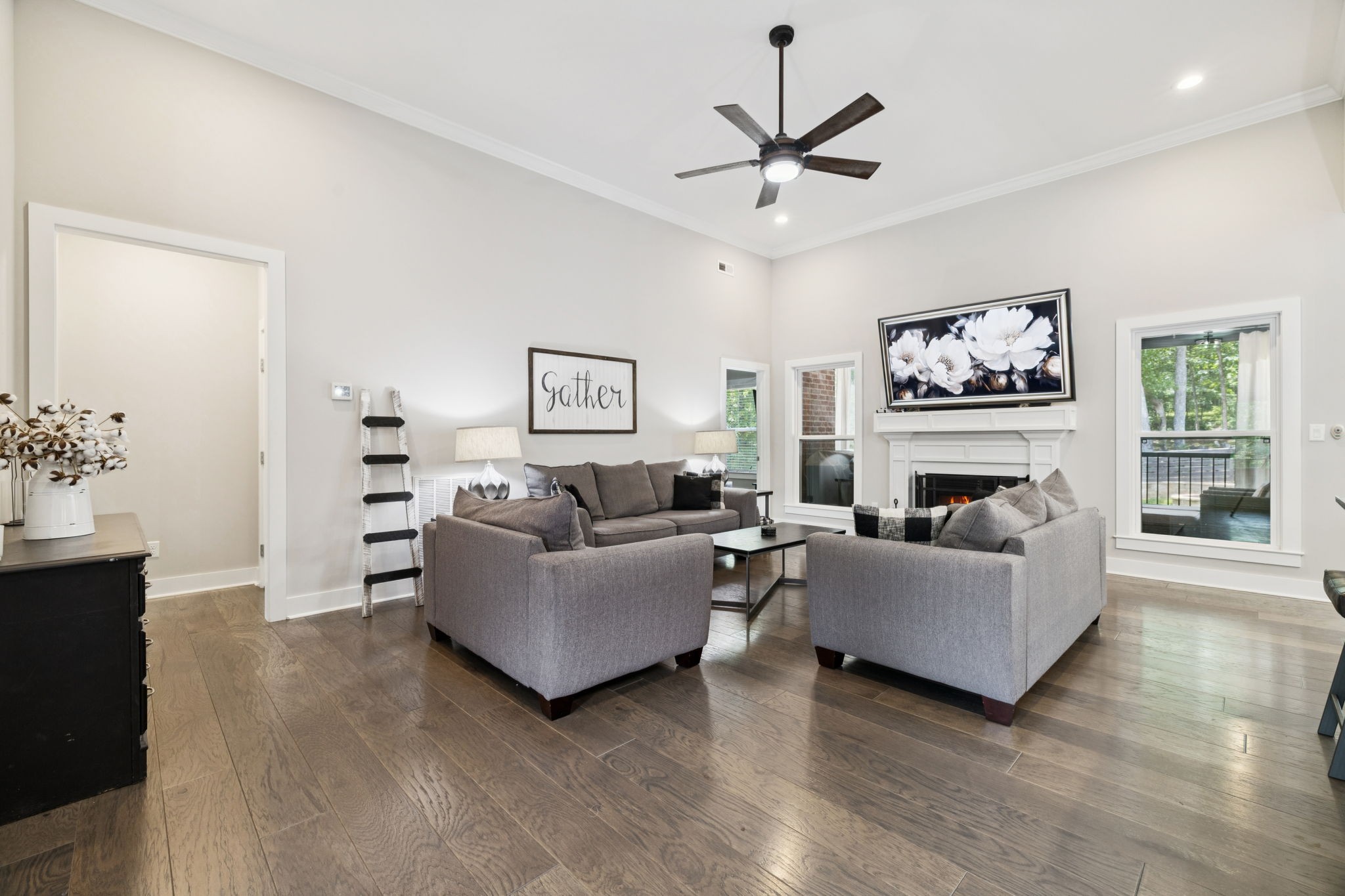 121 Regency Ln