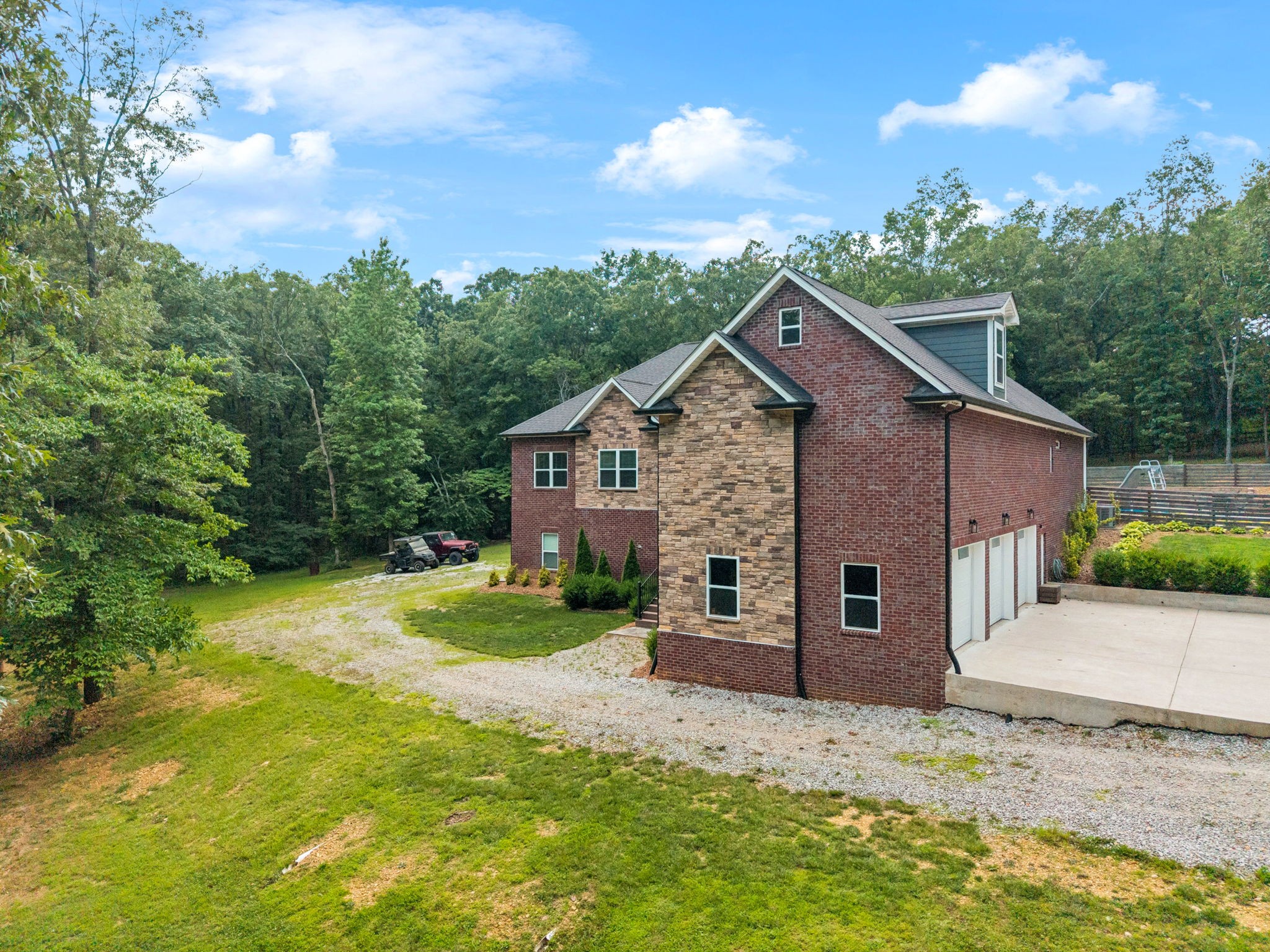 121 Regency Ln
