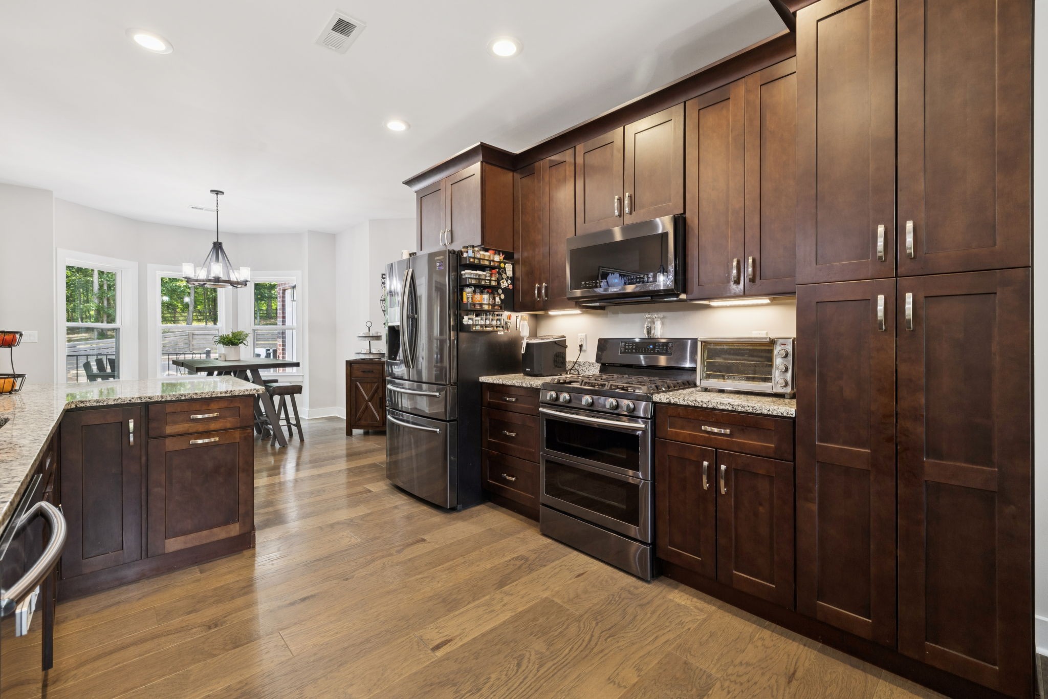 121 Regency Ln