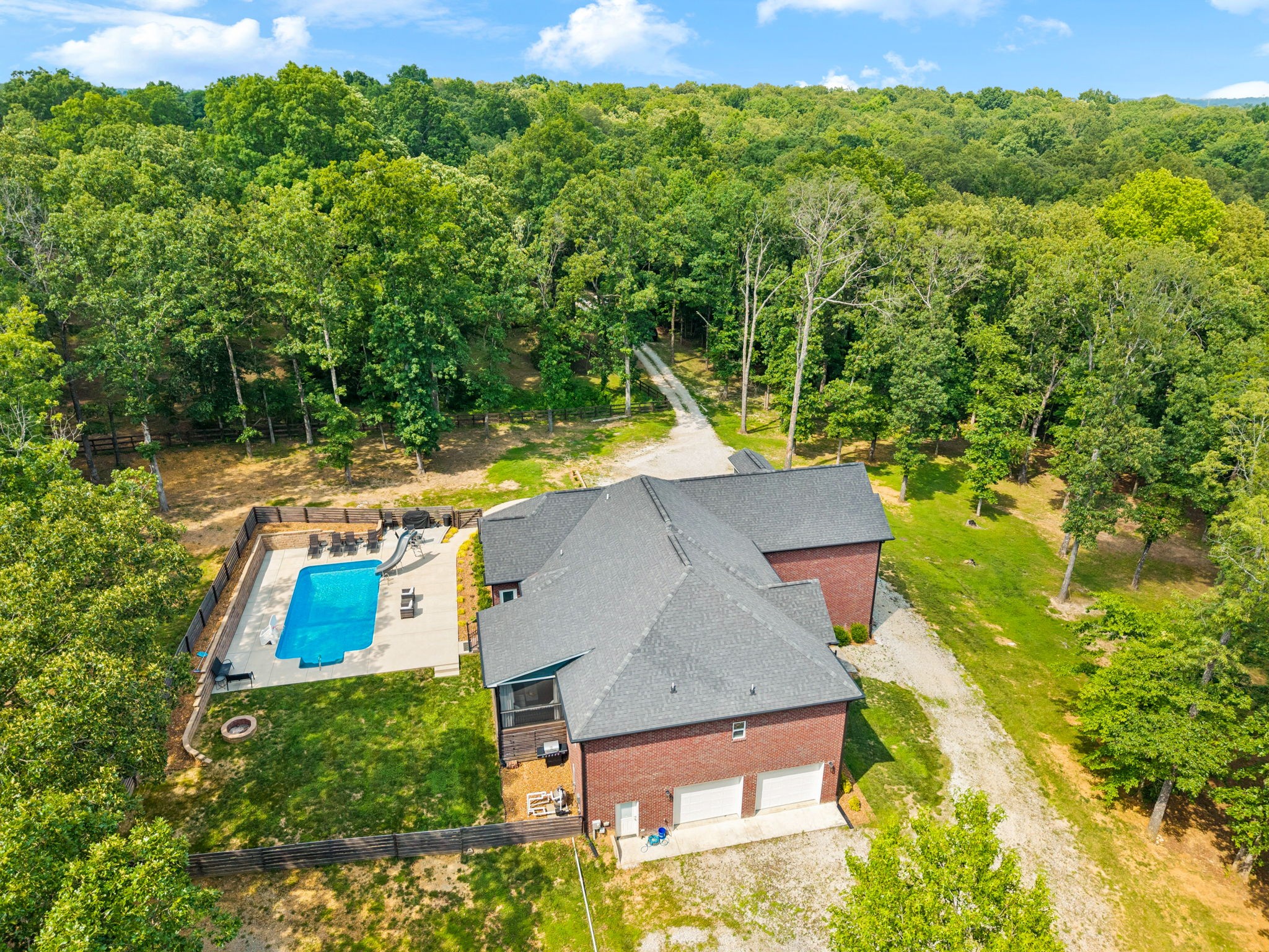 121 Regency Ln