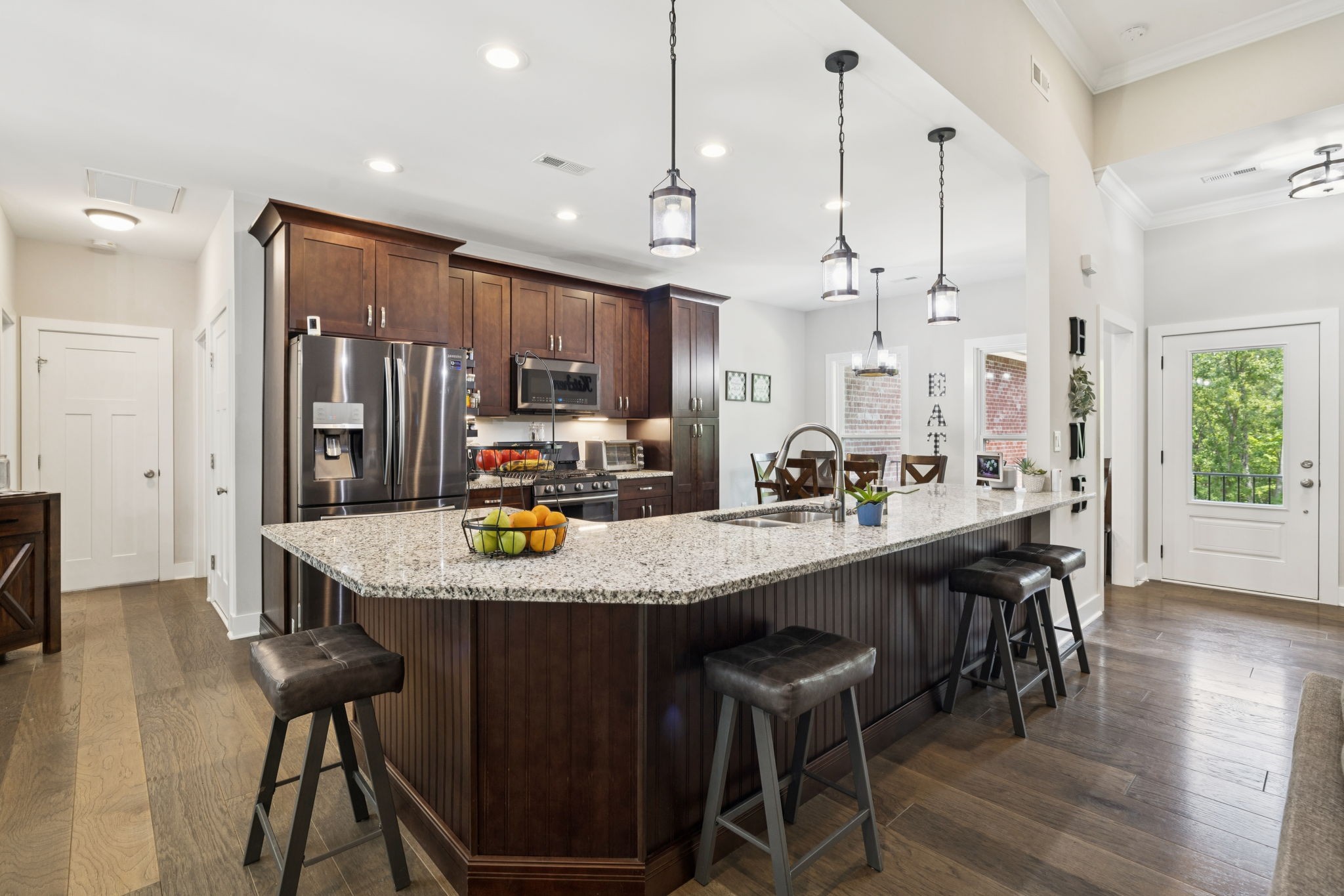 121 Regency Ln
