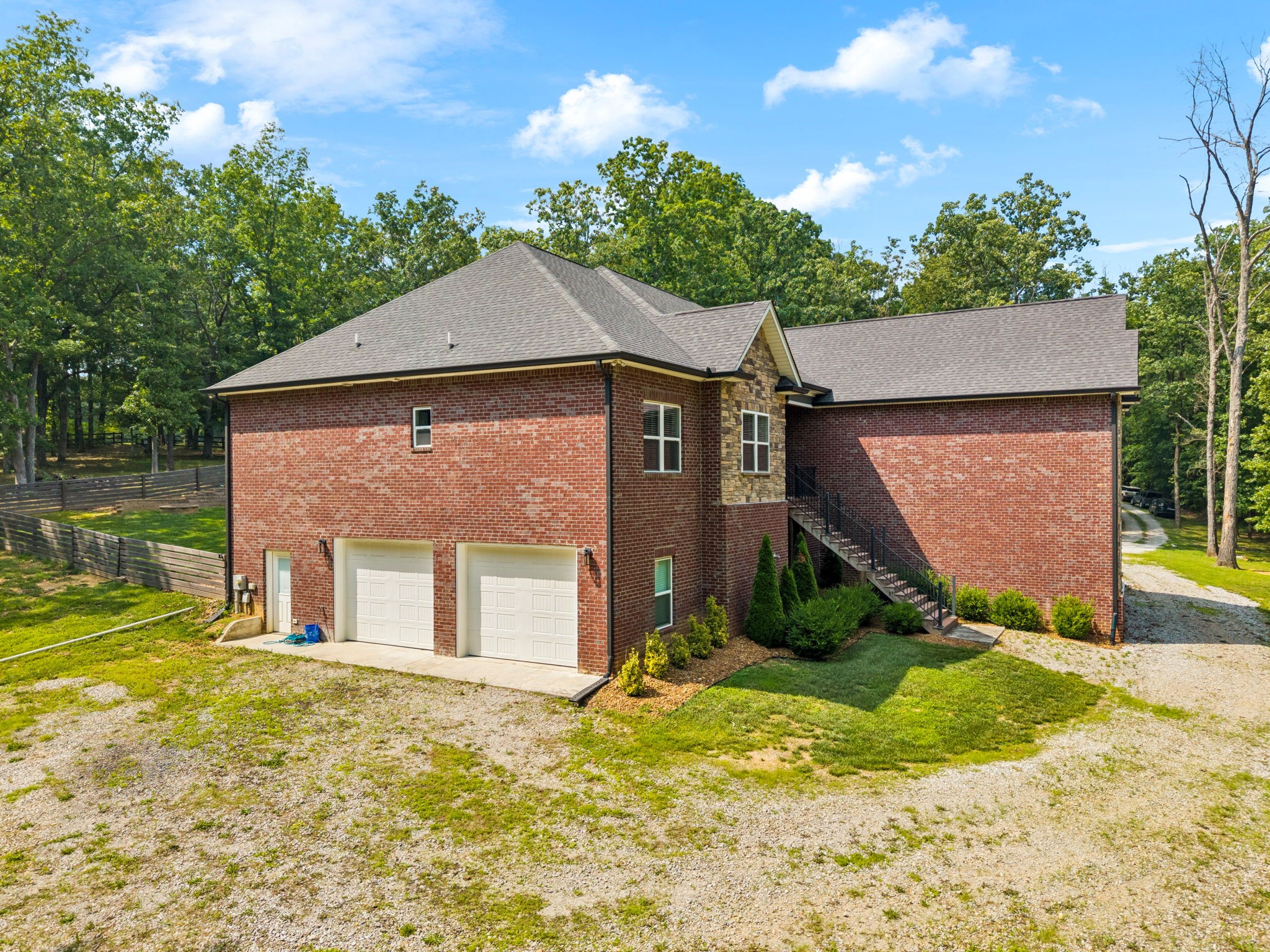 121 Regency Ln