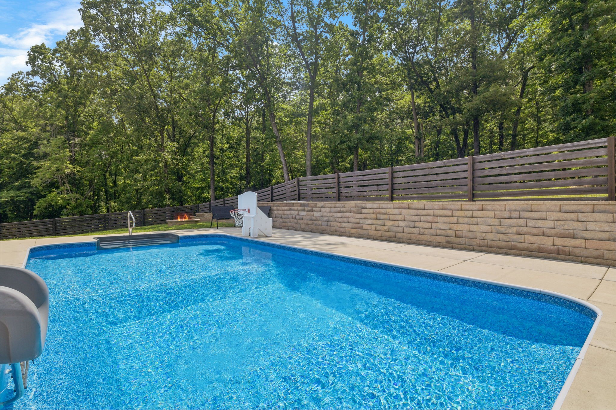 121 Regency Ln