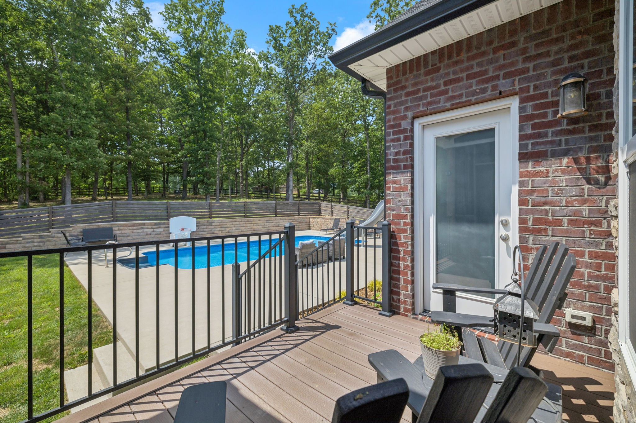 121 Regency Ln