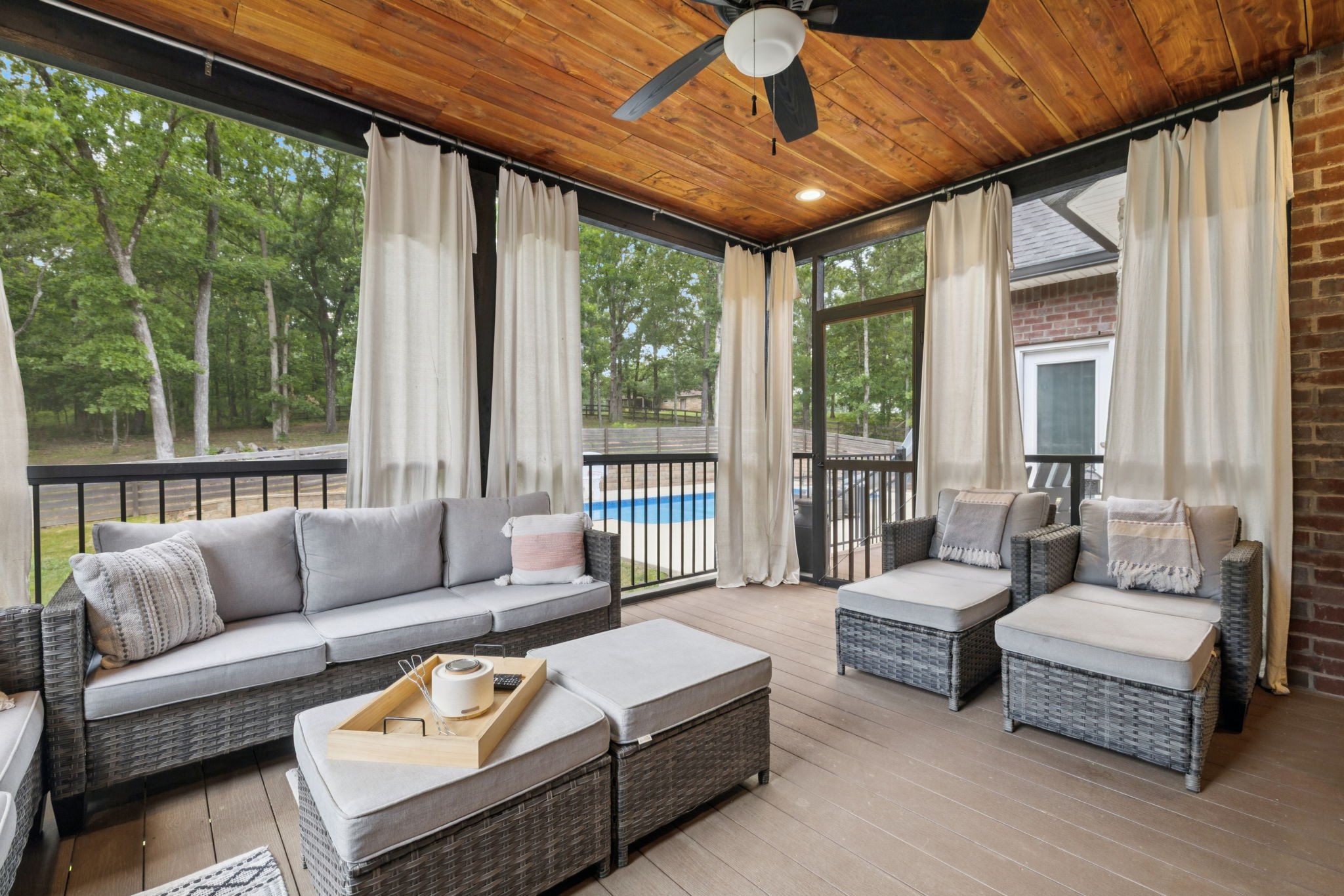 121 Regency Ln