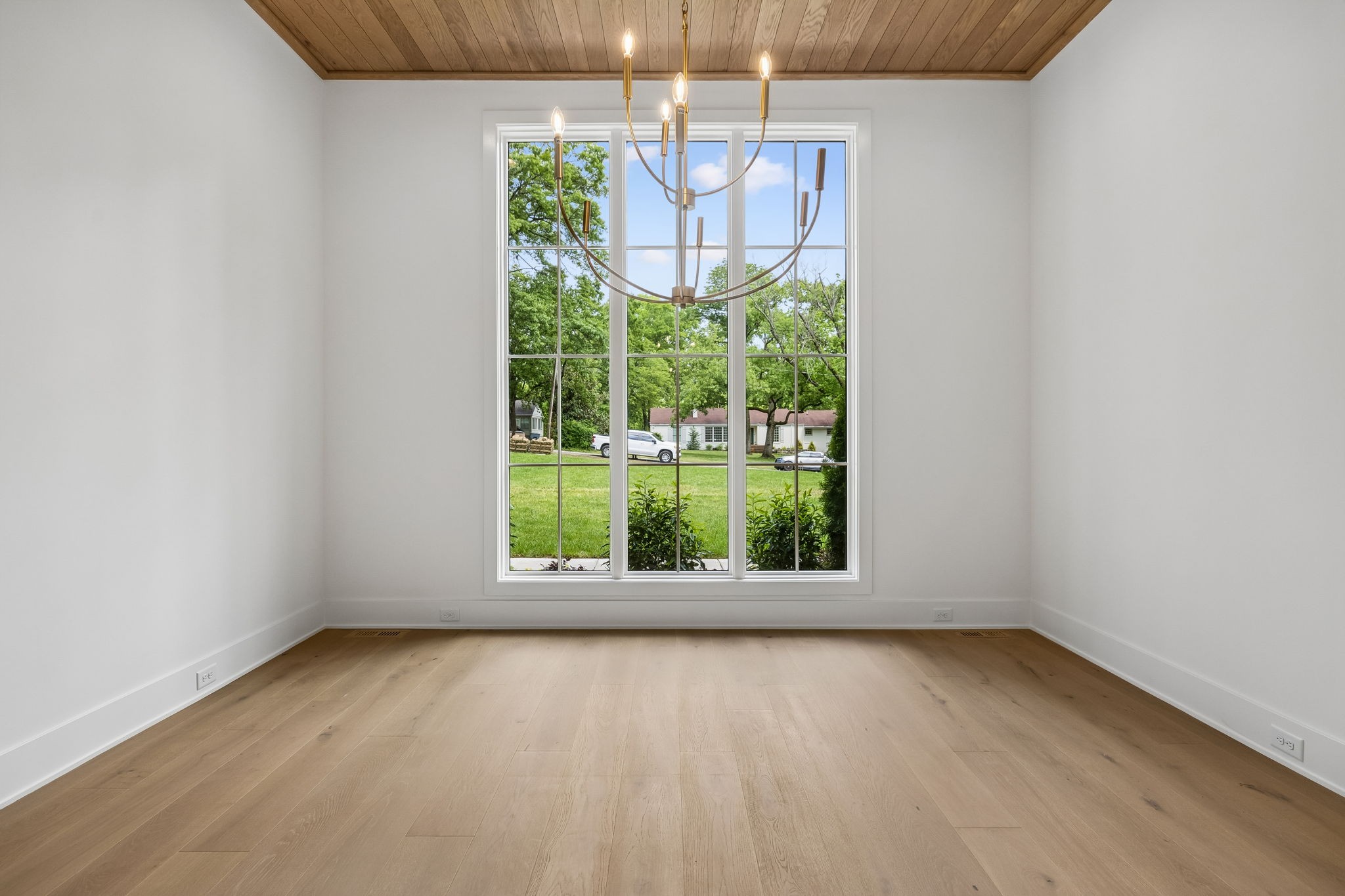 6233 Vosswood Dr
