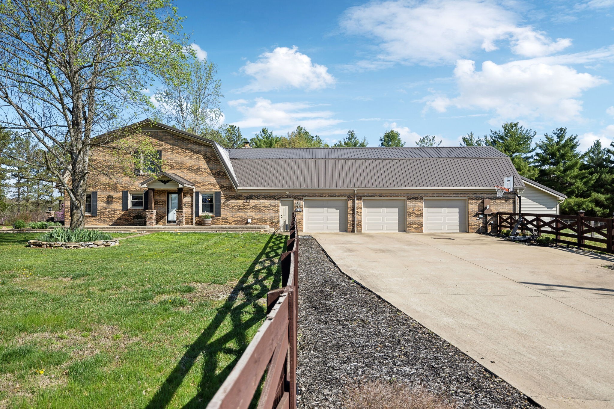 2038 N Lasea Rd