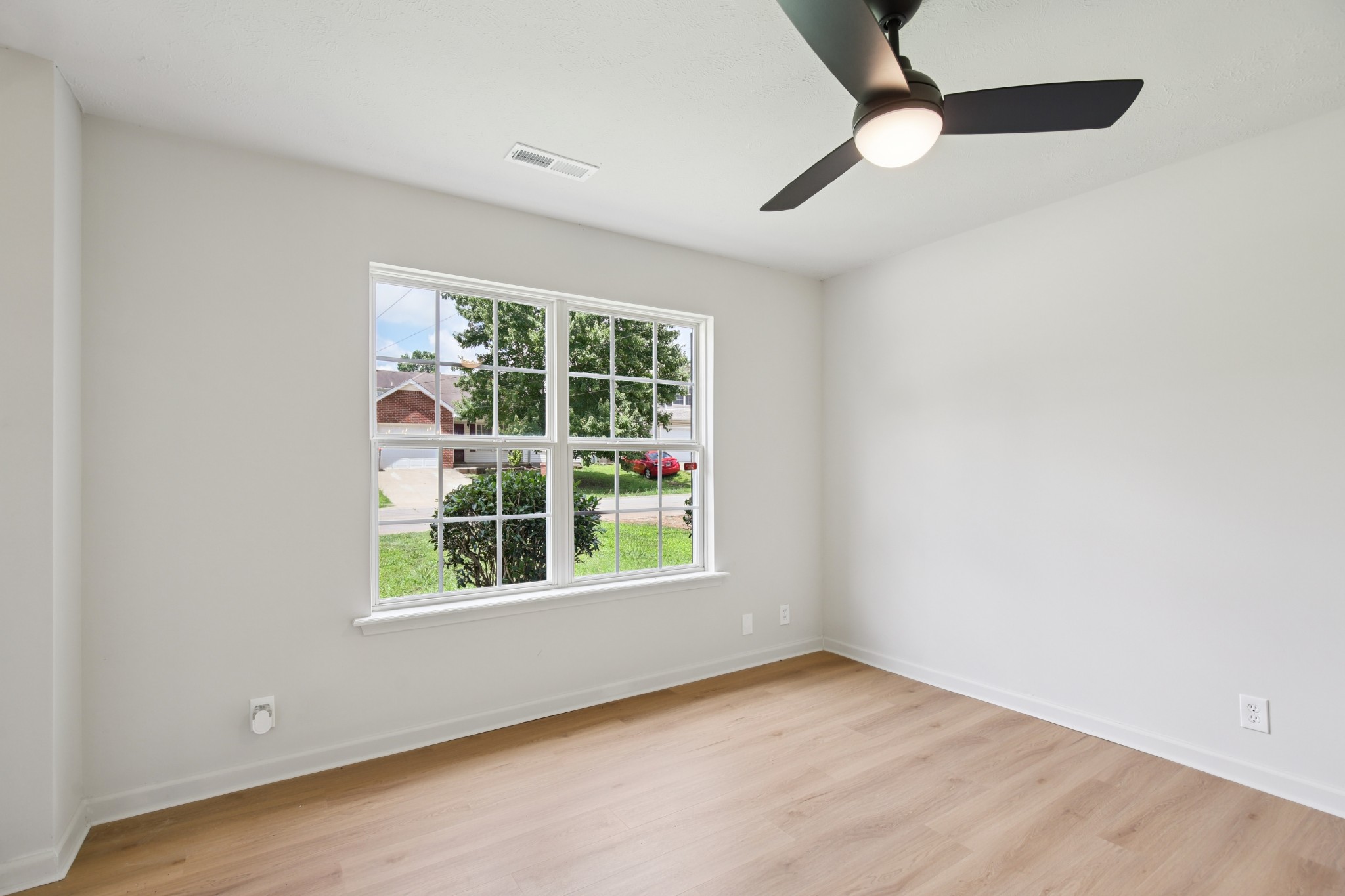 1033 Tom Hailey Blvd