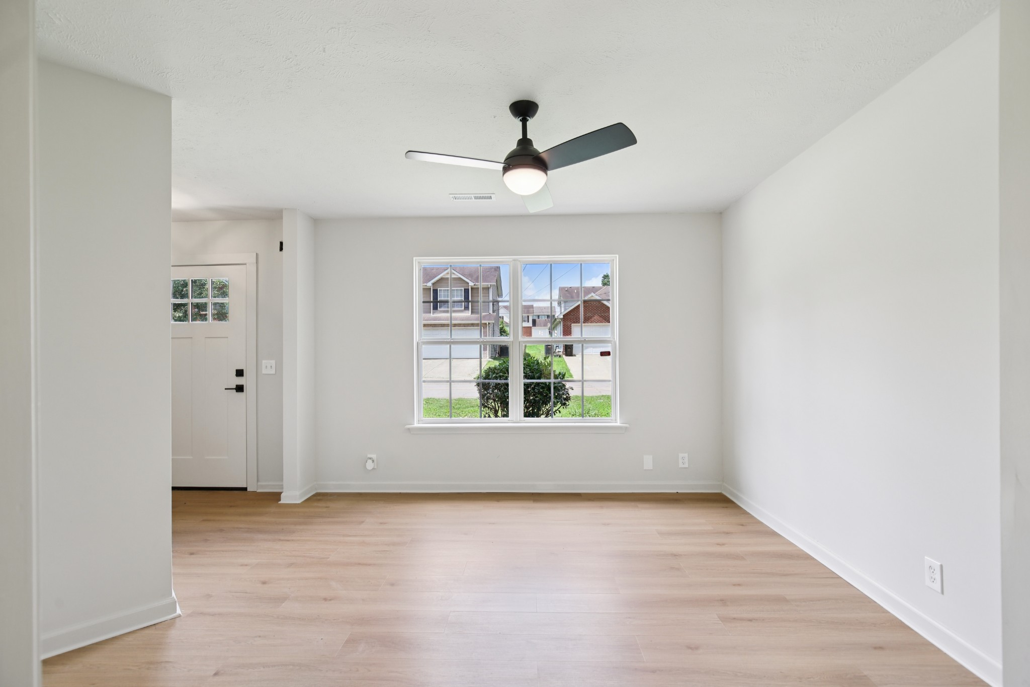 1033 Tom Hailey Blvd