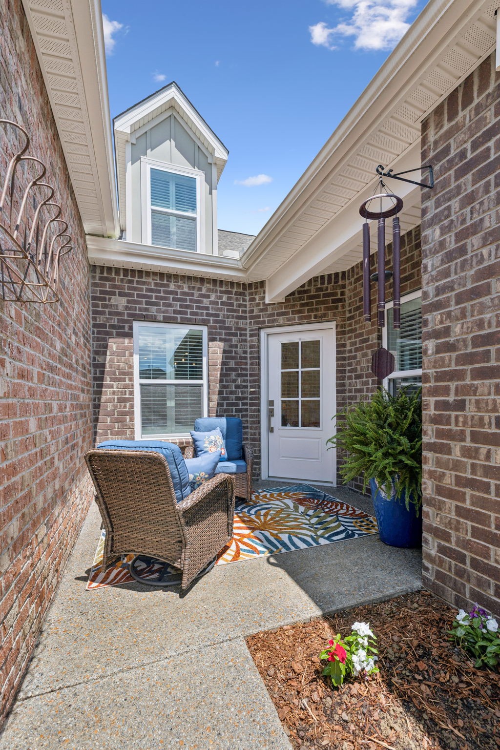 219 Cloverbrook Way