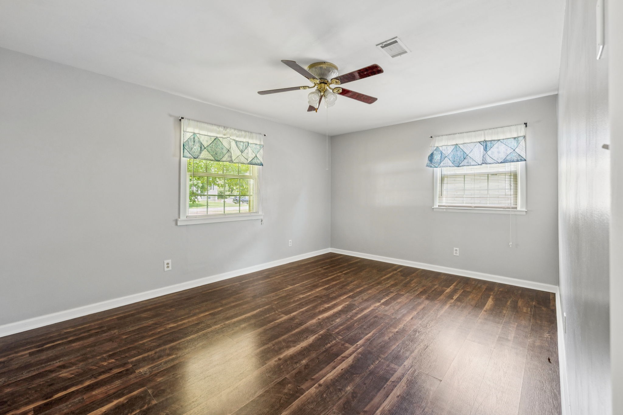 1001 Kenny St