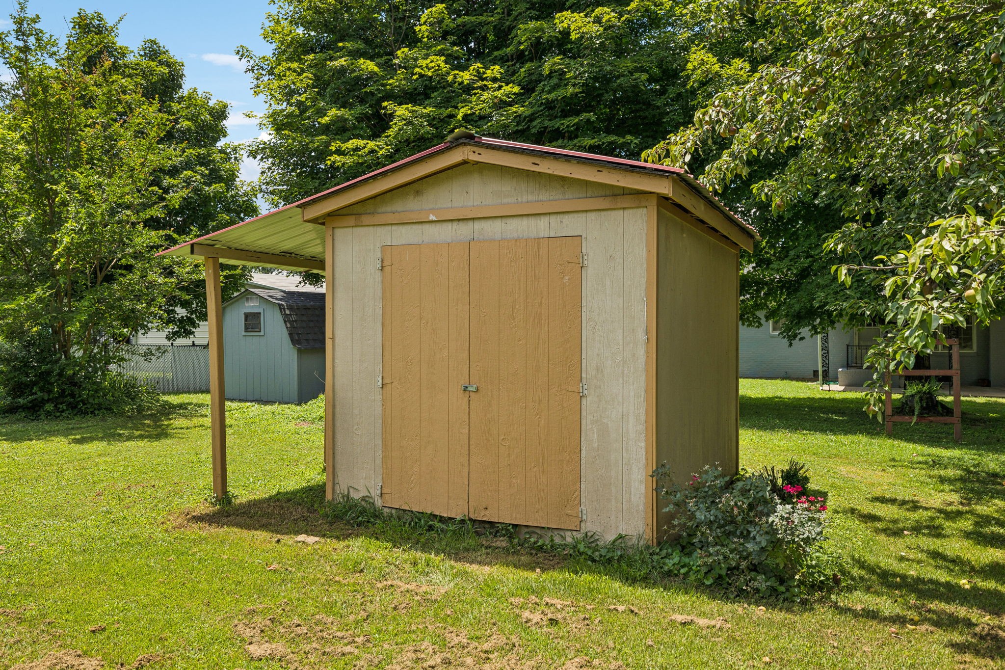 1001 Kenny St