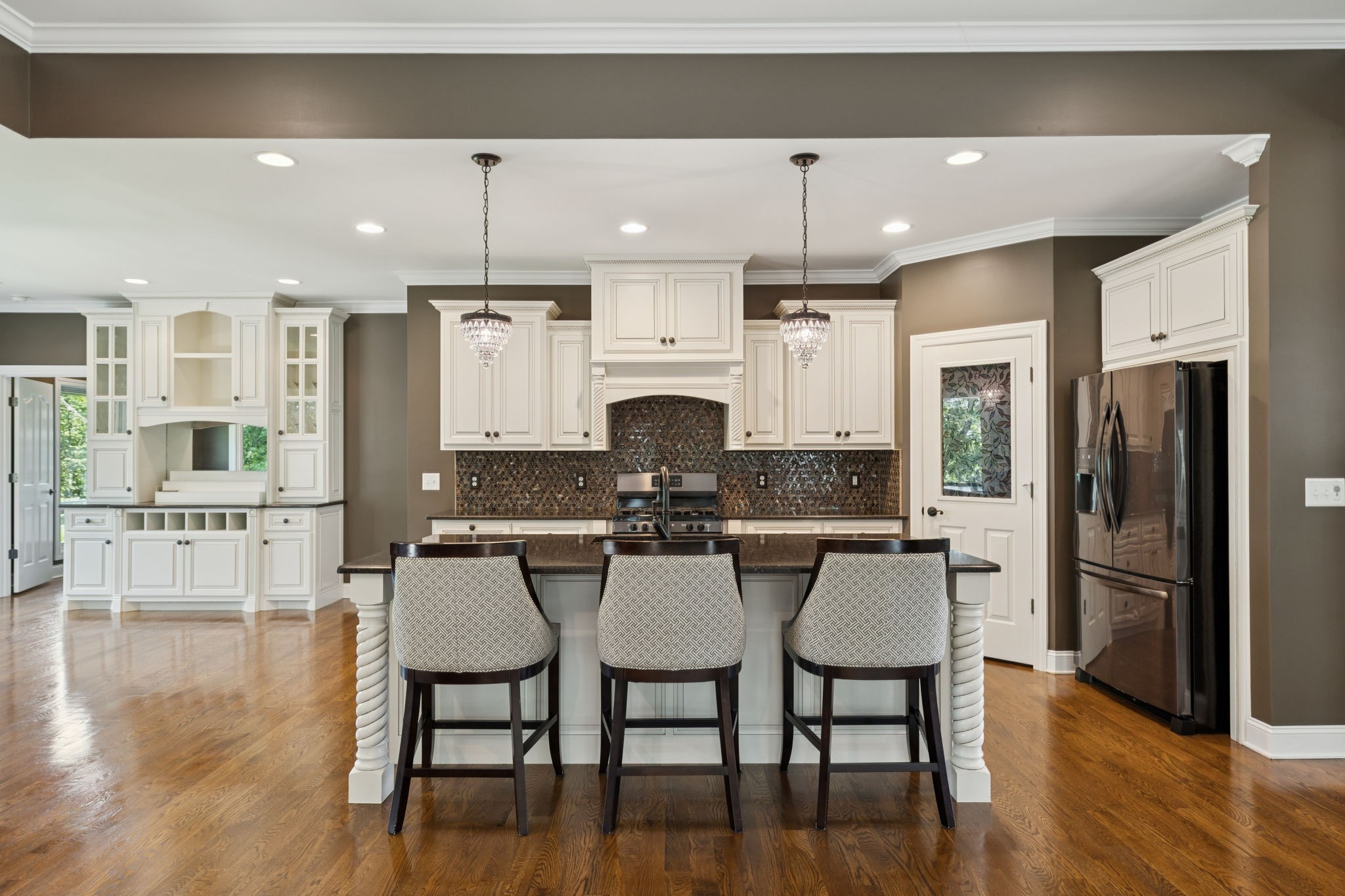 1204 Valarie Ln