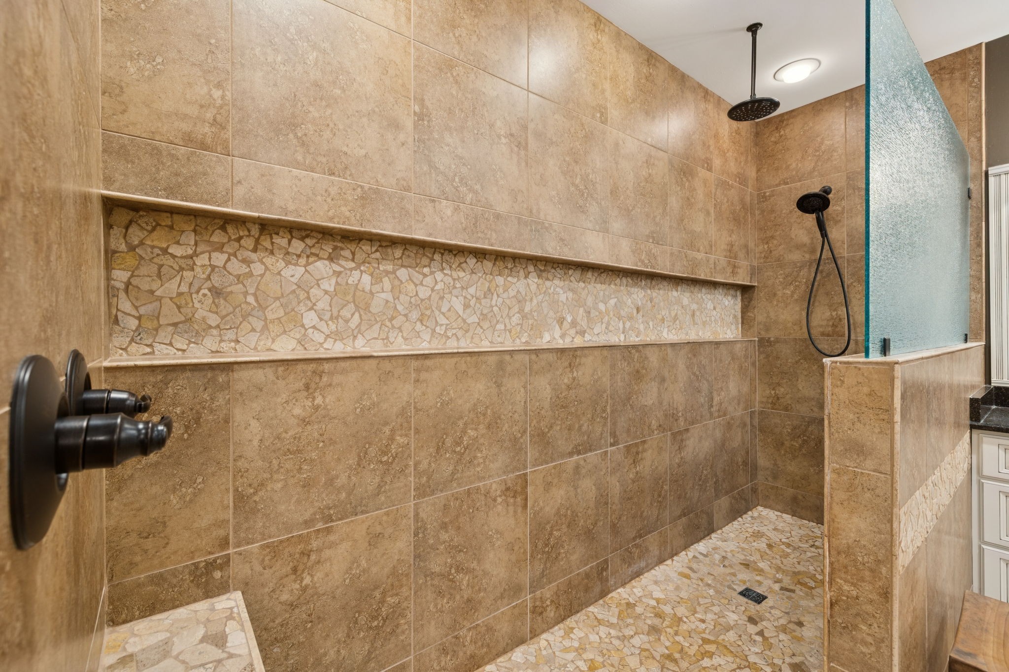 1204 Valarie Ln