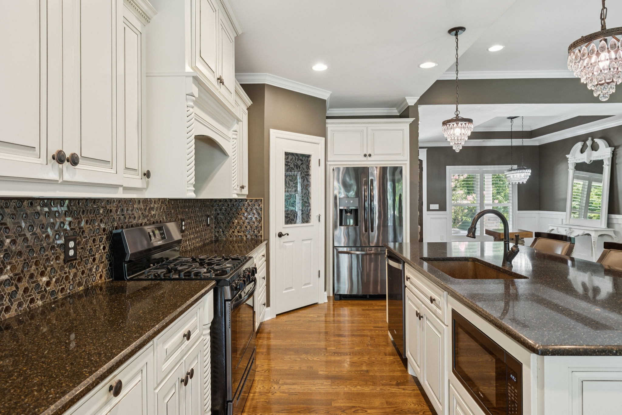 1204 Valarie Ln