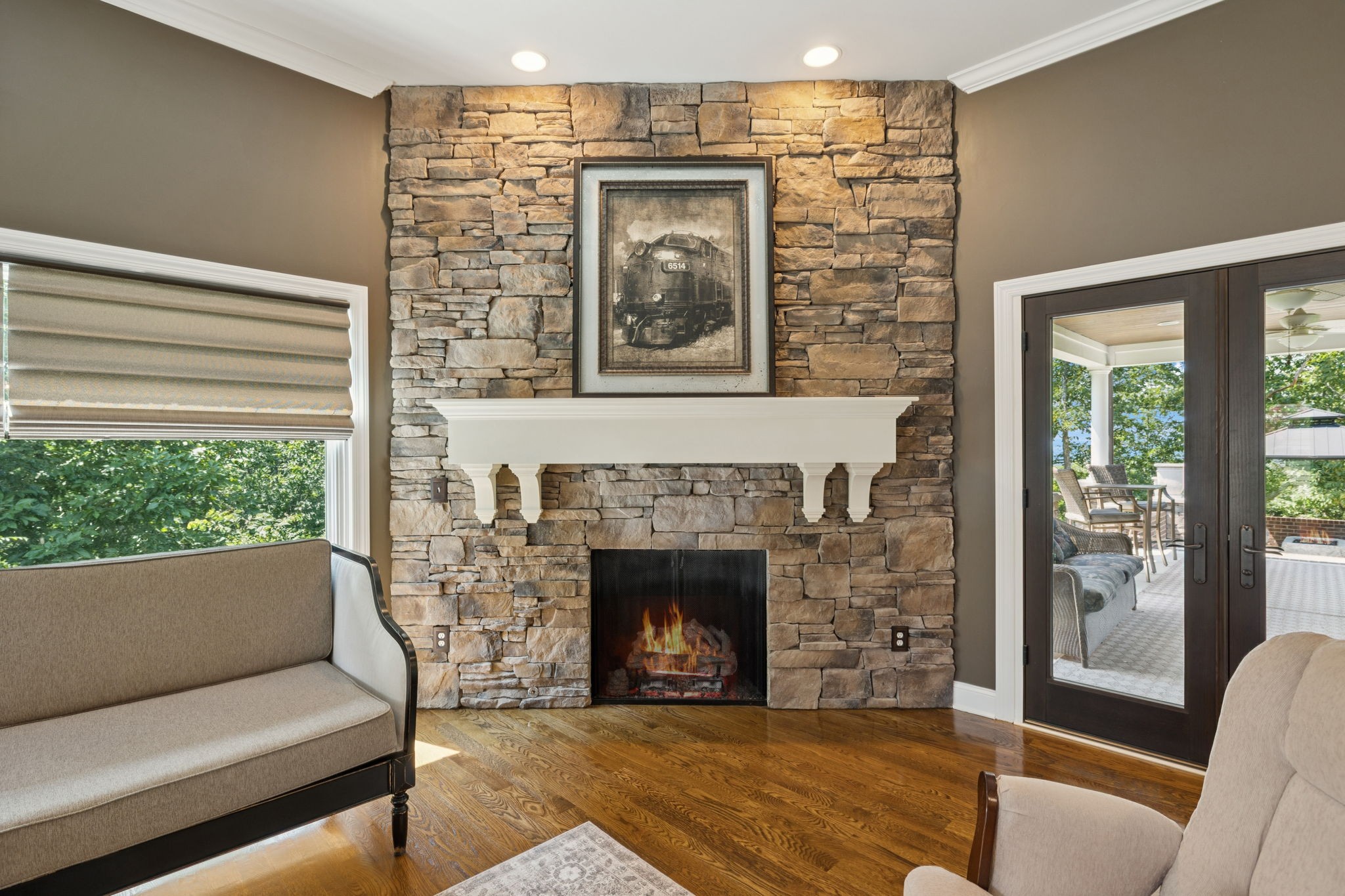 1204 Valarie Ln