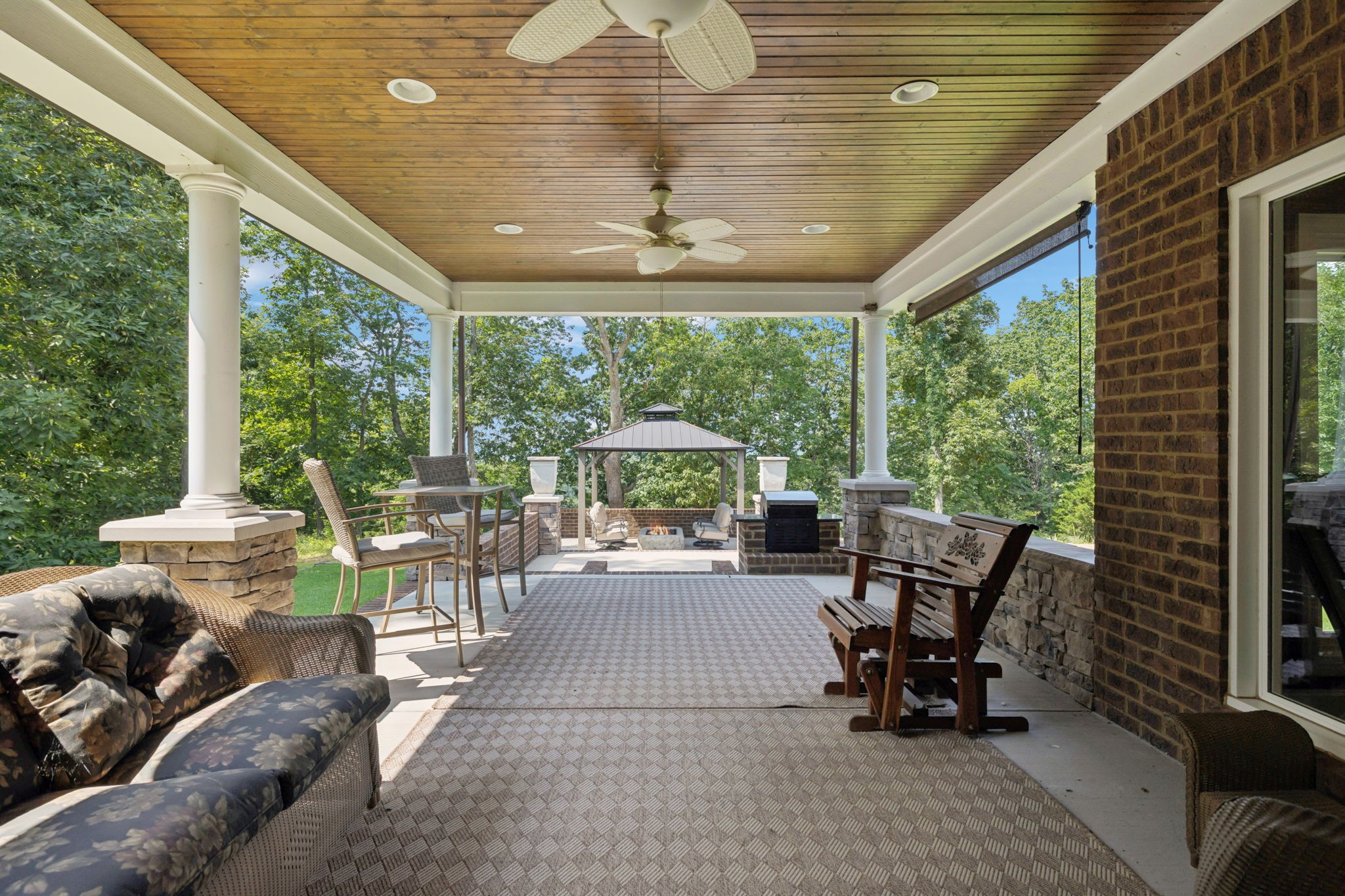 1204 Valarie Ln