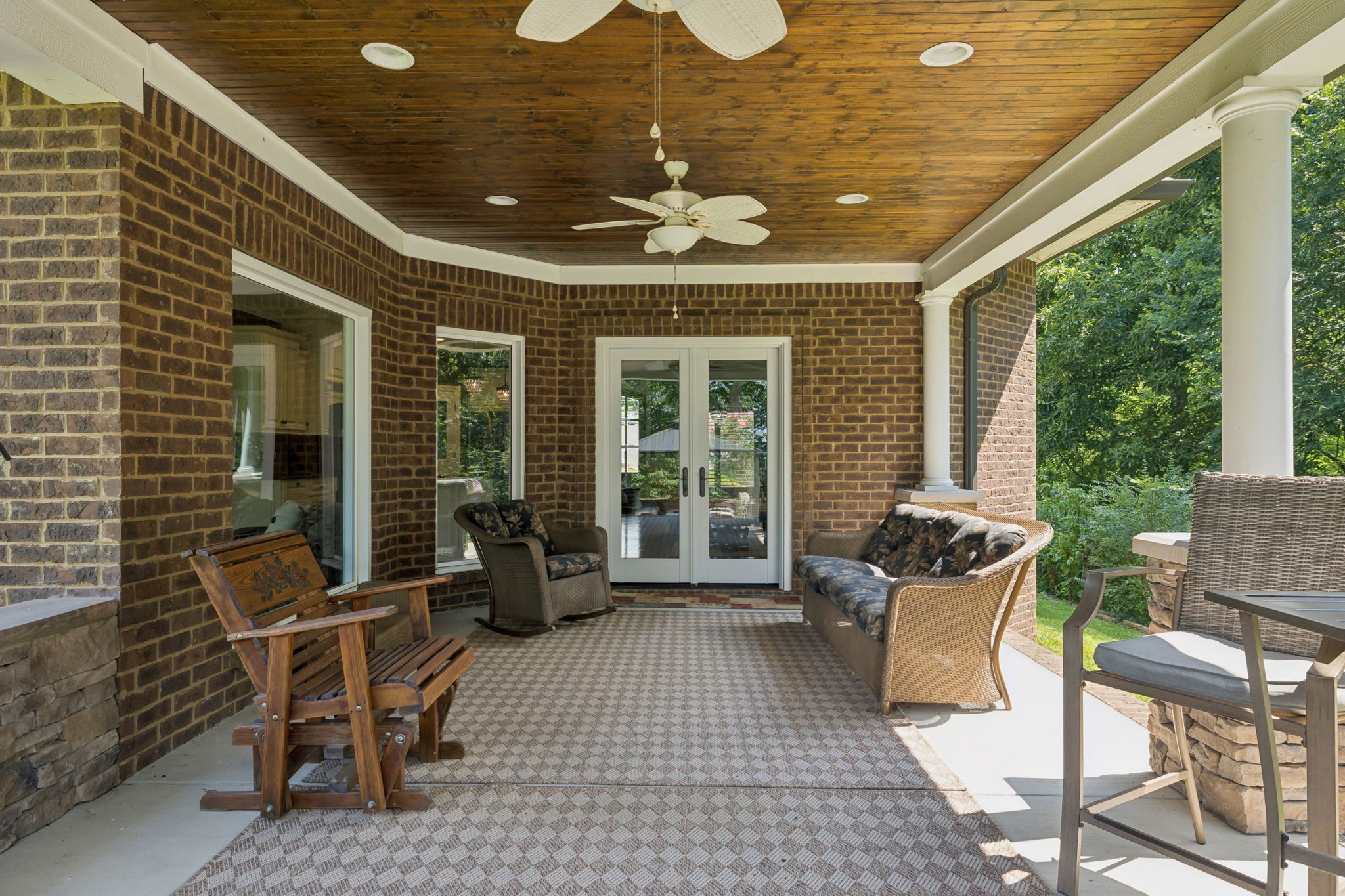 1204 Valarie Ln
