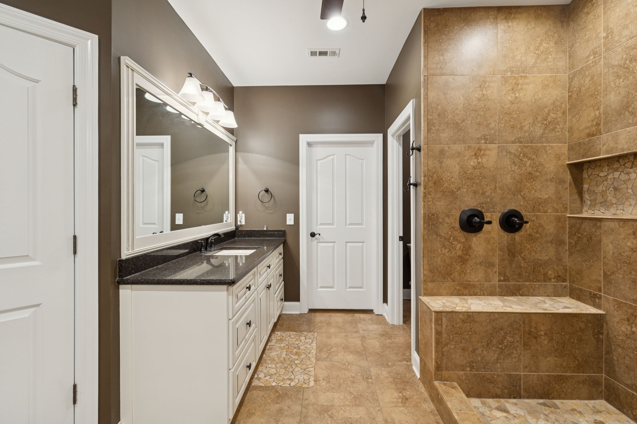 1204 Valarie Ln