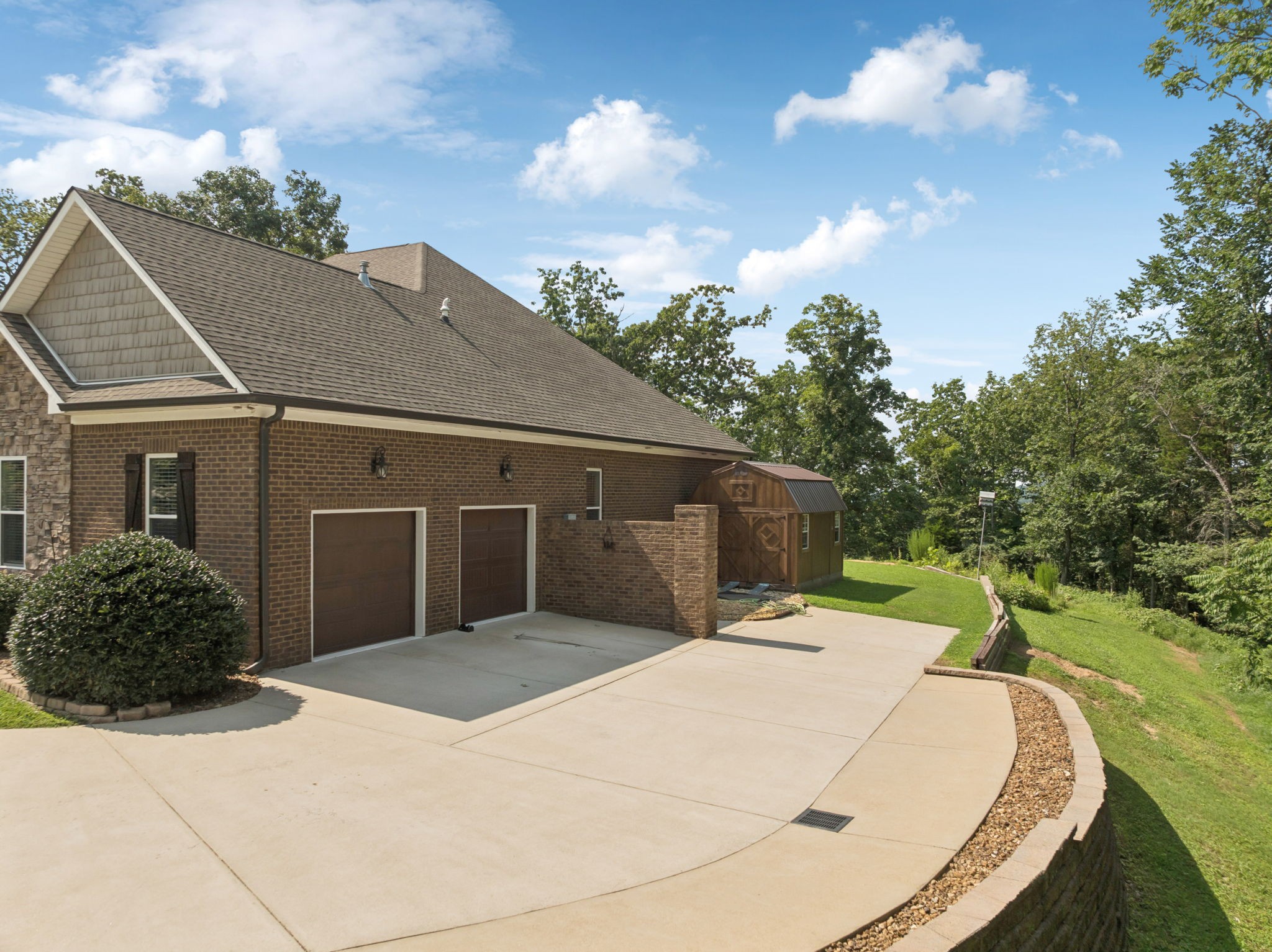 1204 Valarie Ln