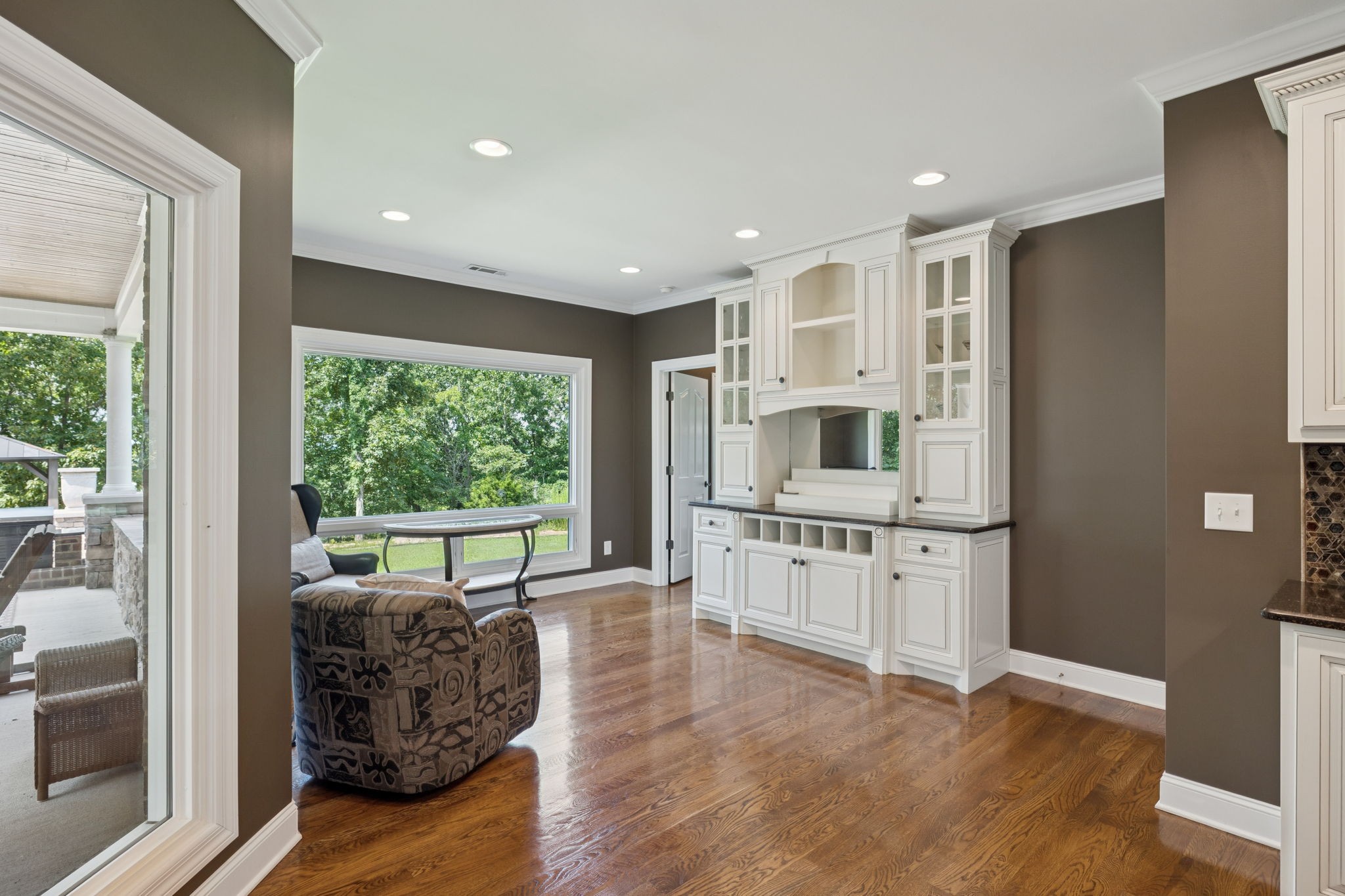 1204 Valarie Ln