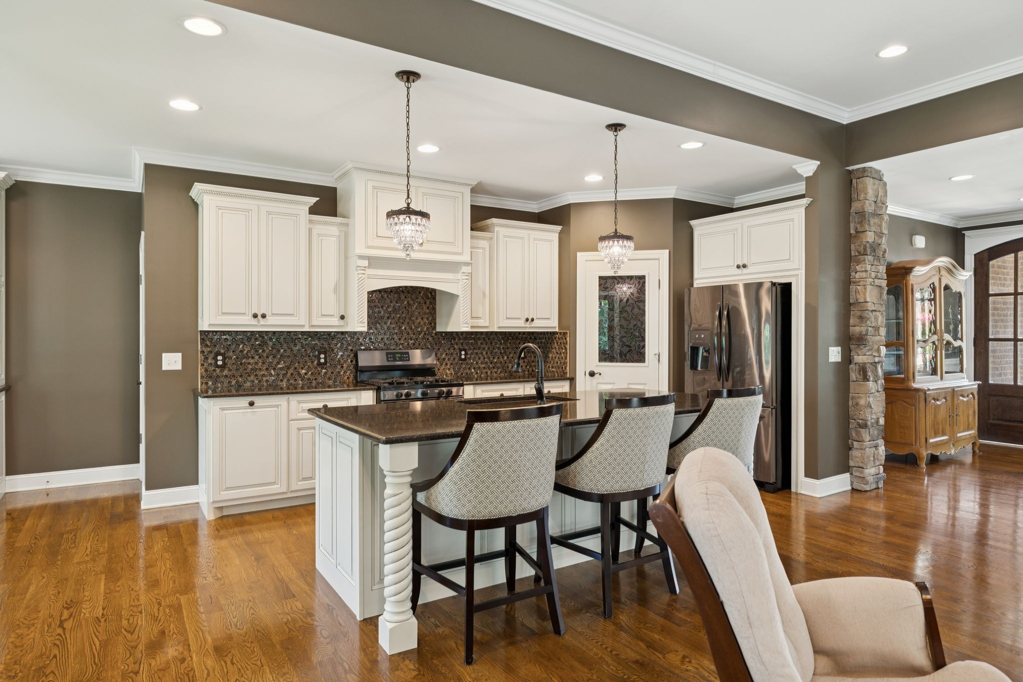 1204 Valarie Ln