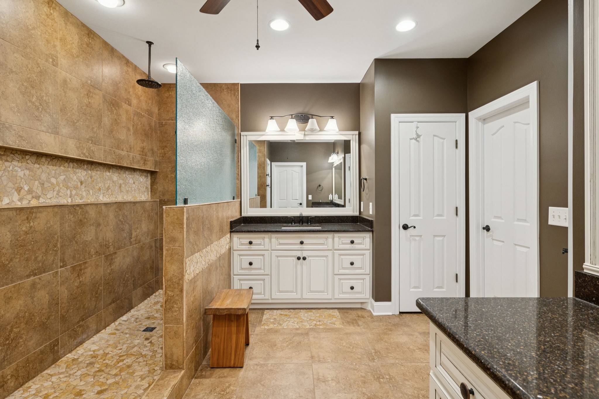1204 Valarie Ln