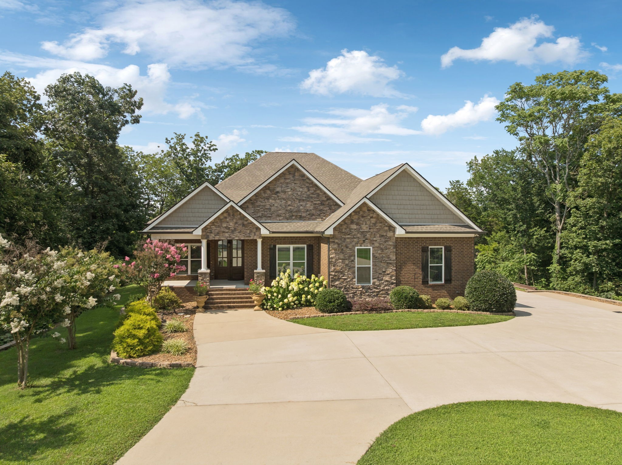 1204 Valarie Ln