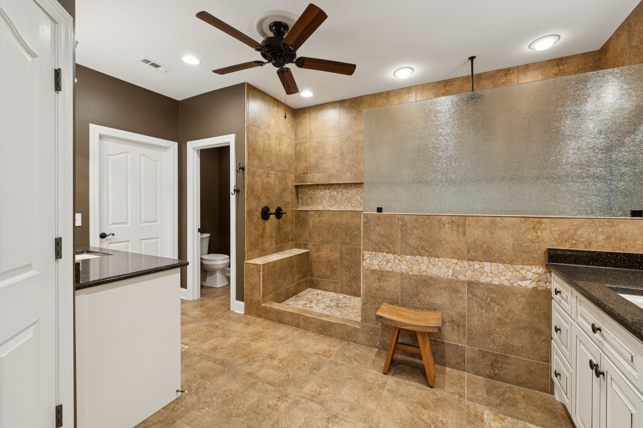 1204 Valarie Ln