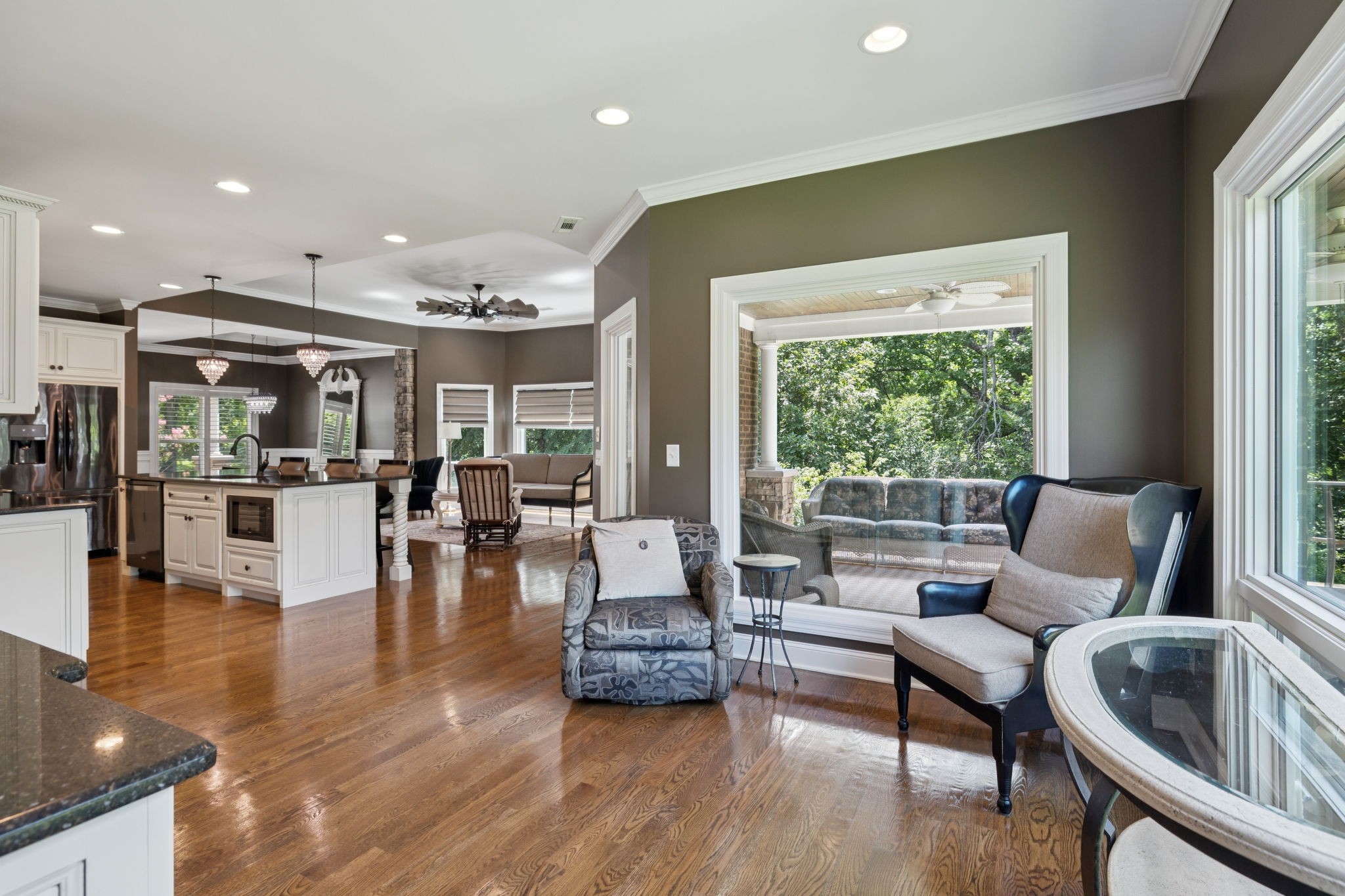 1204 Valarie Ln