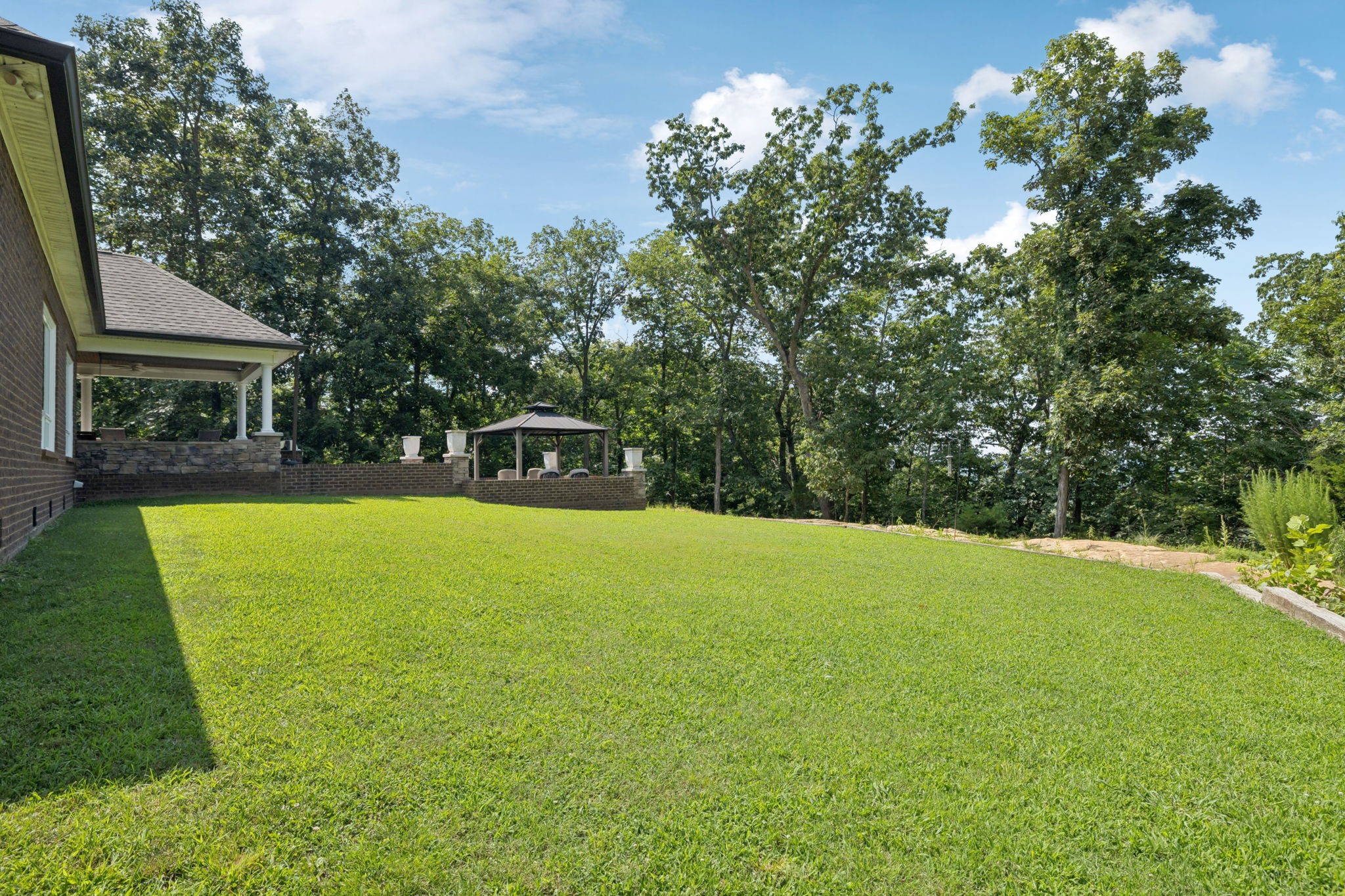 1204 Valarie Ln