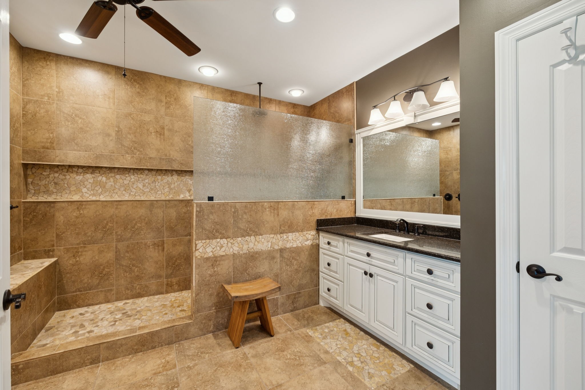 1204 Valarie Ln