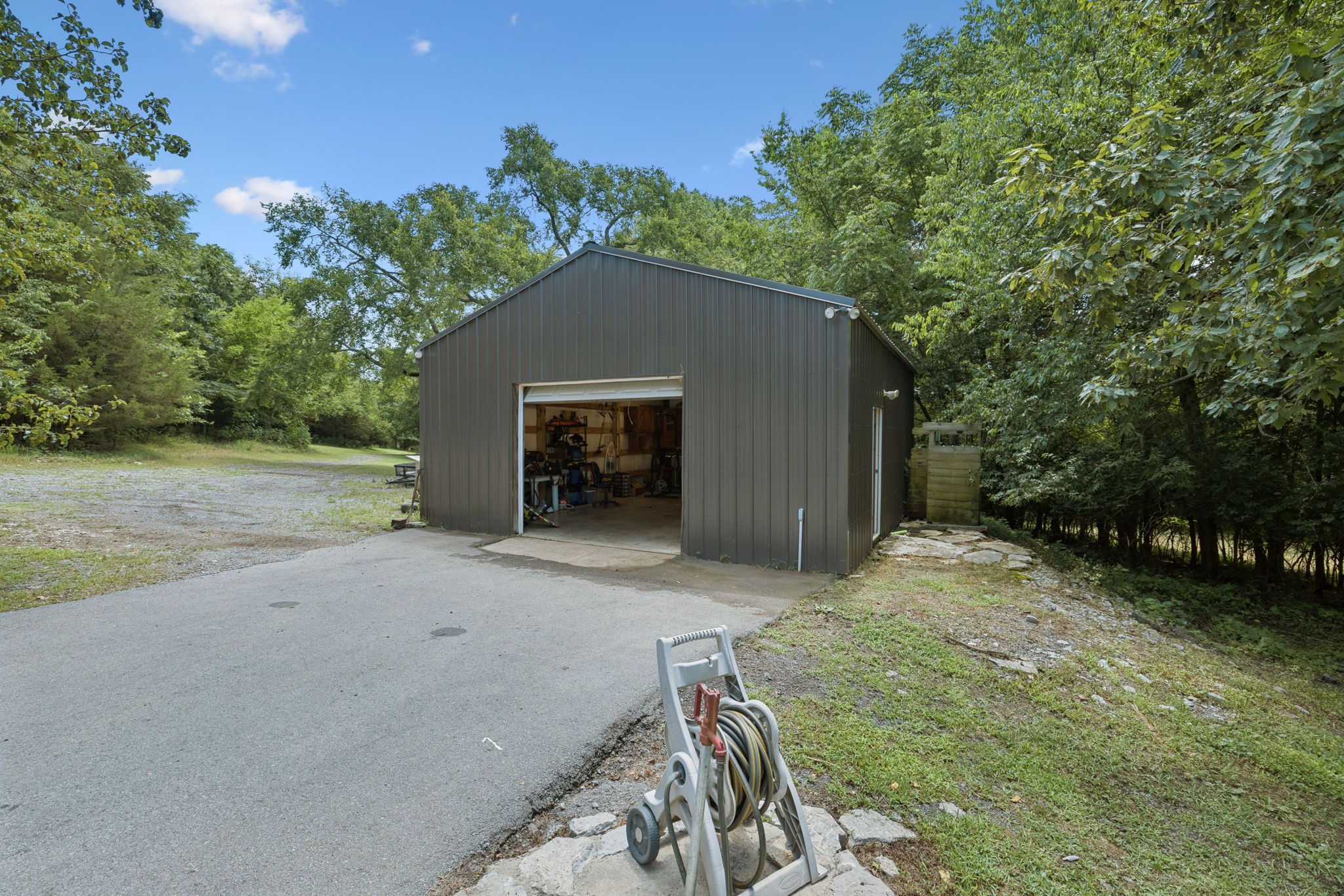8130 Saundersville Rd