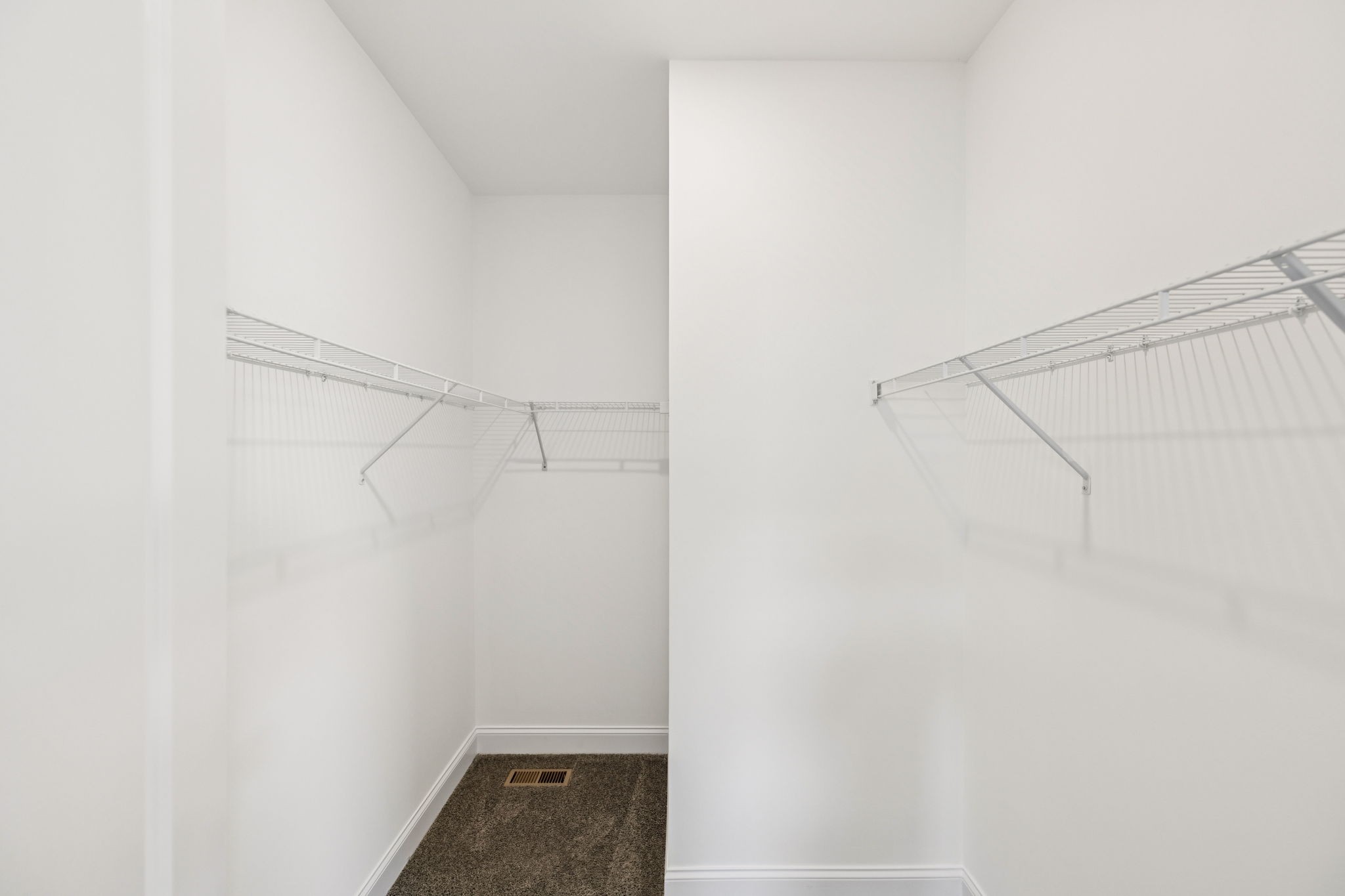 5475 Ayana Dr