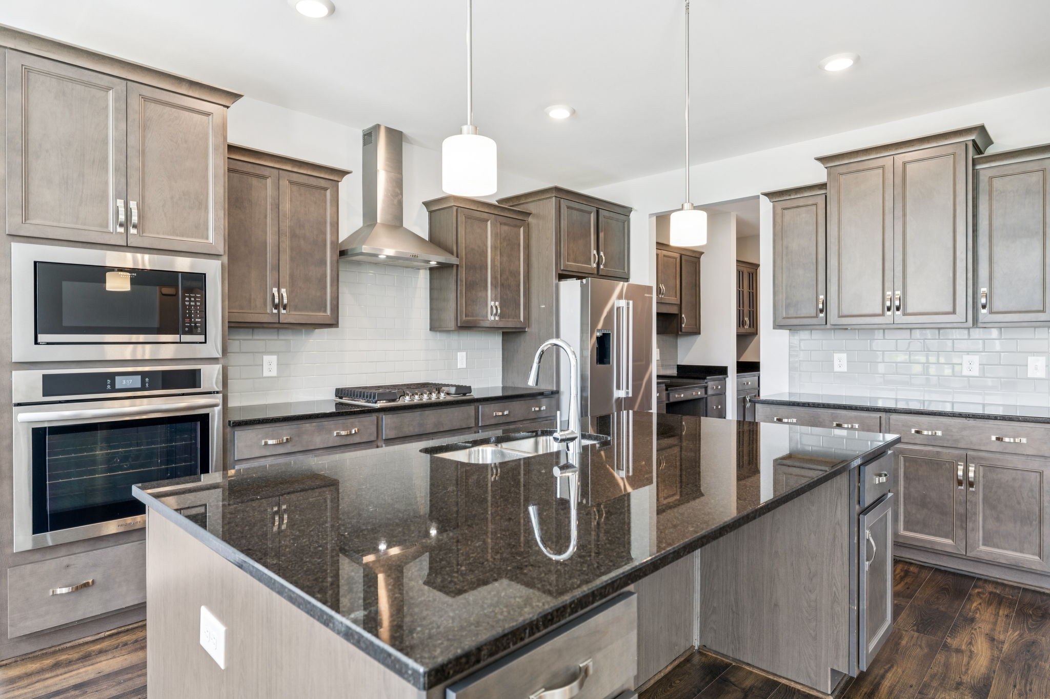 5475 Ayana Dr