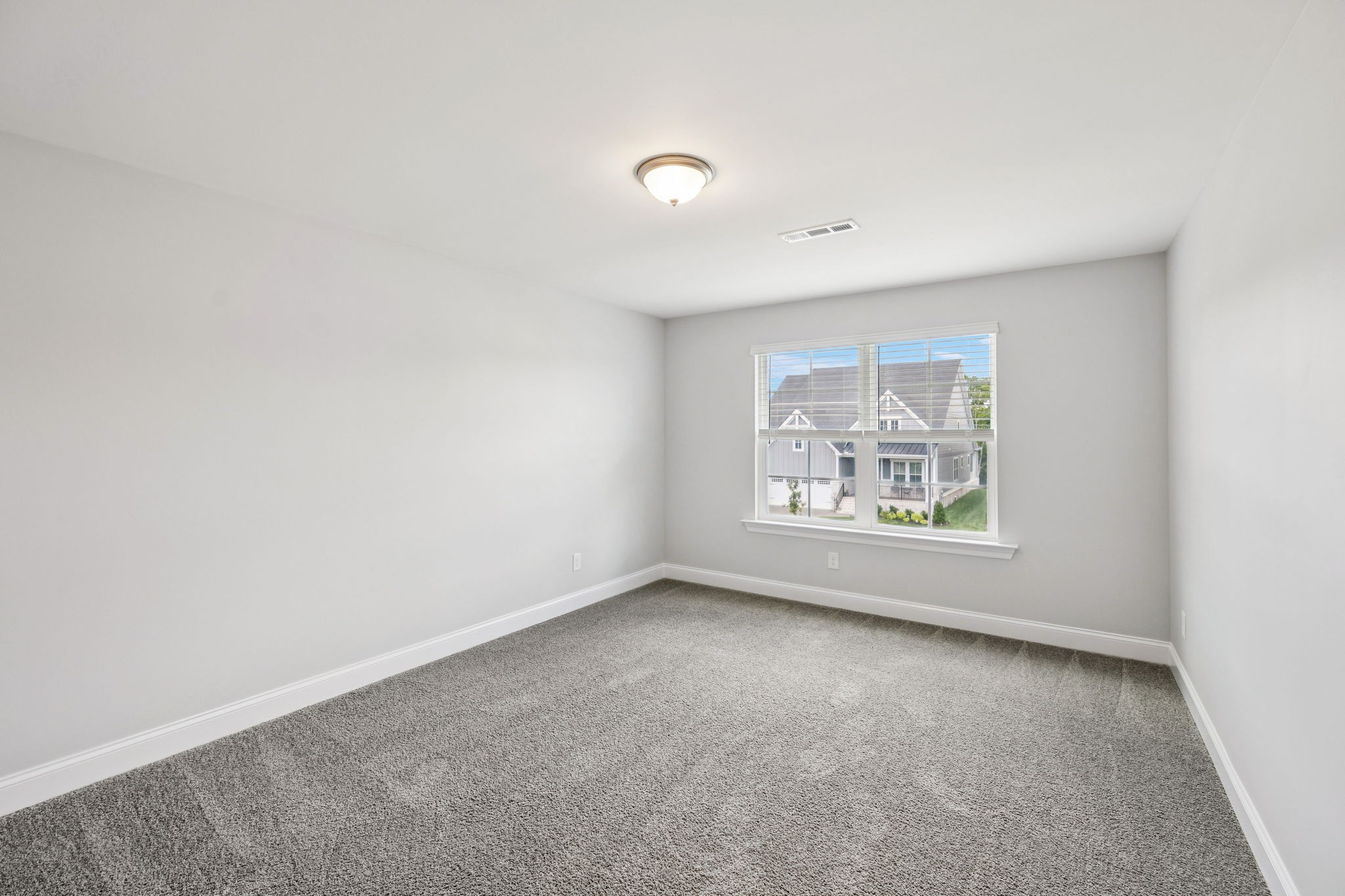 5475 Ayana Dr