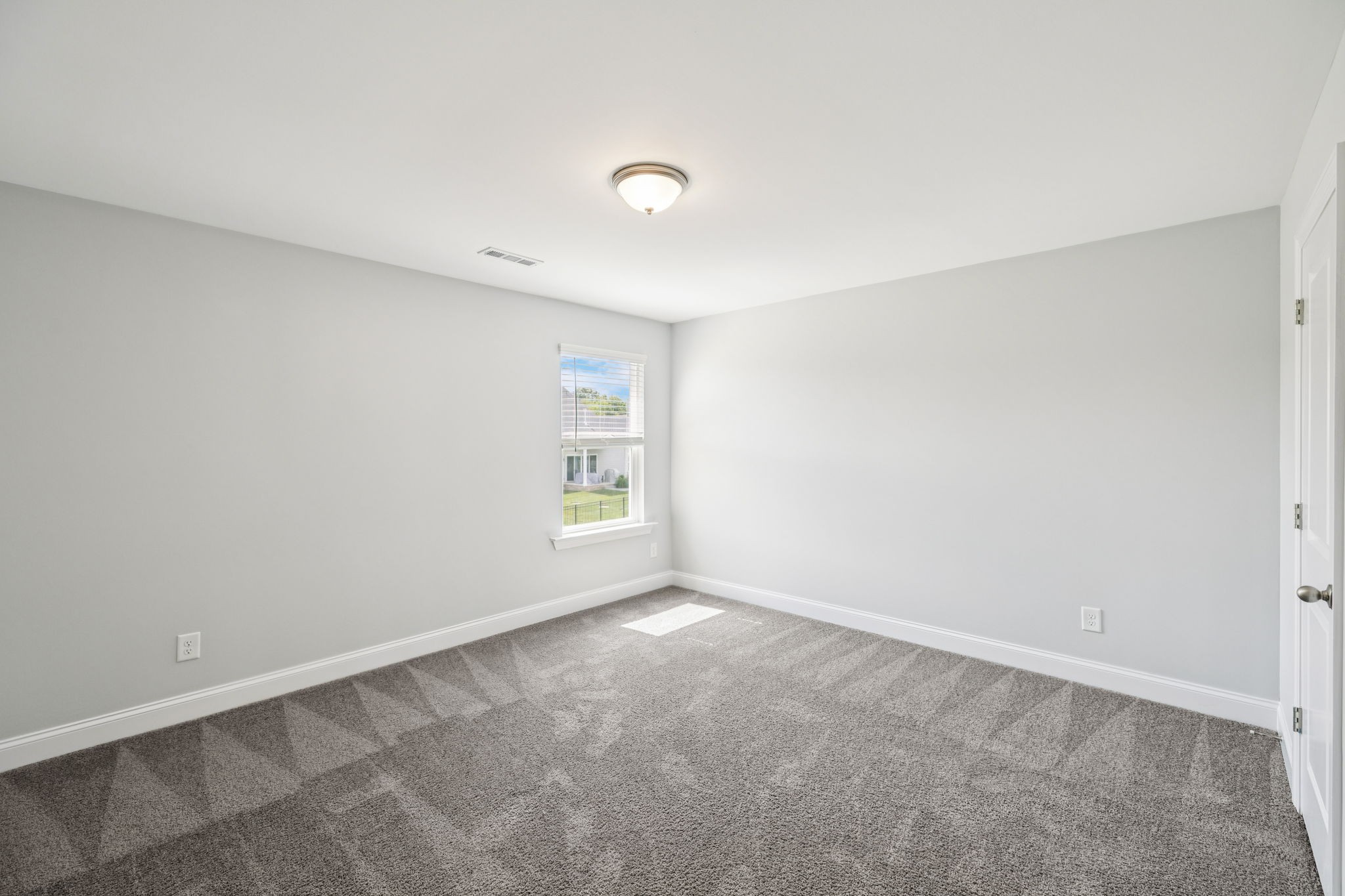 5475 Ayana Dr
