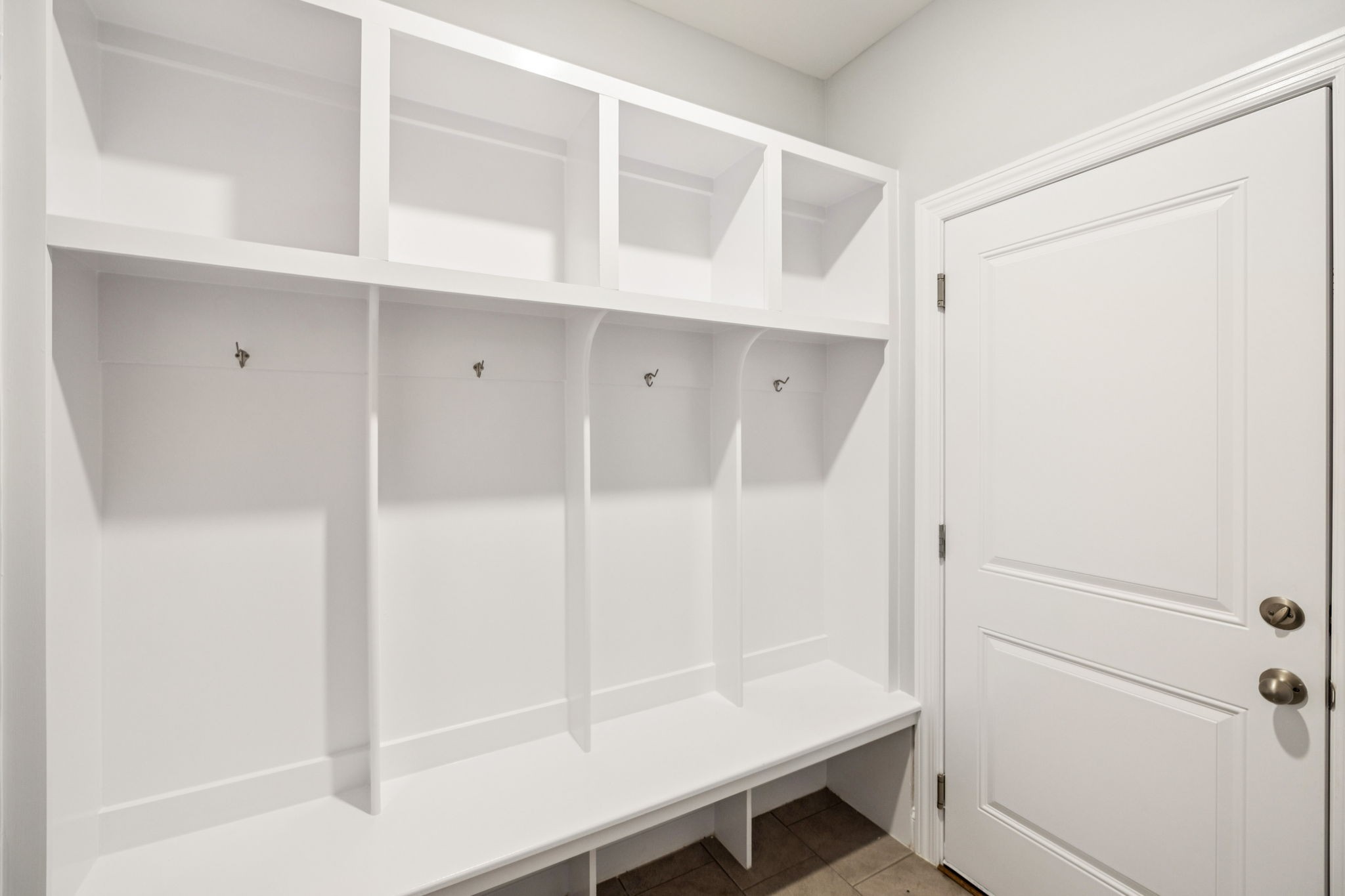 5475 Ayana Dr