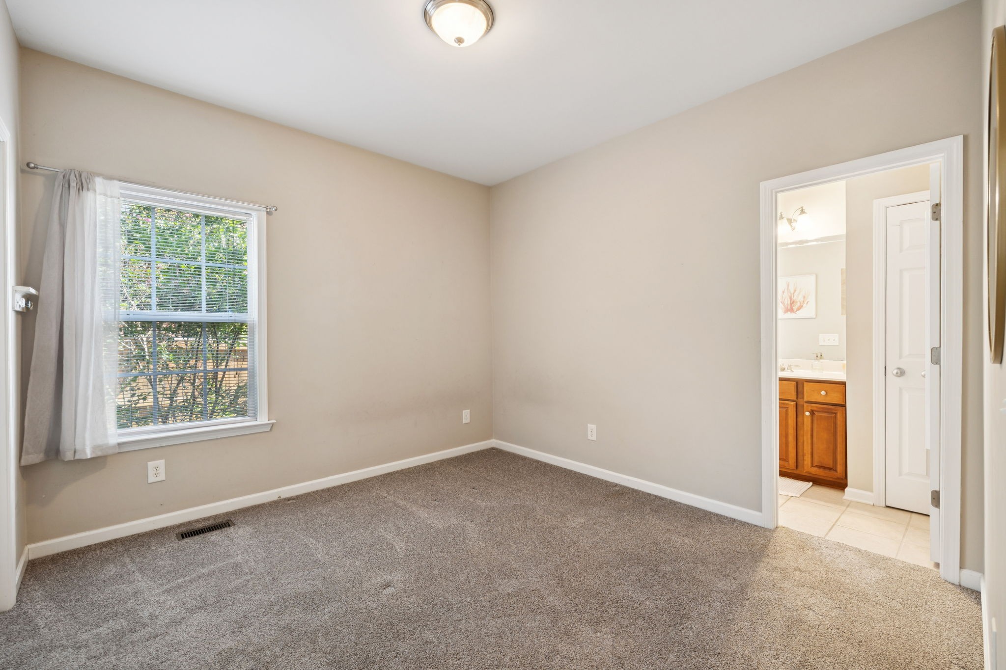 1030 Wyndham Dr