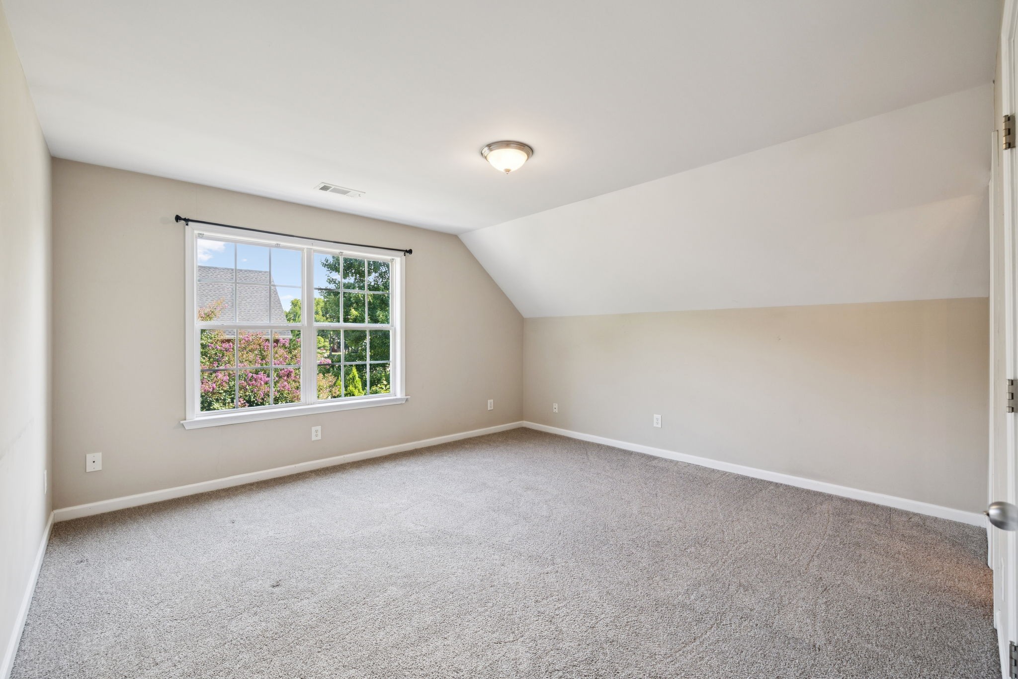1030 Wyndham Dr
