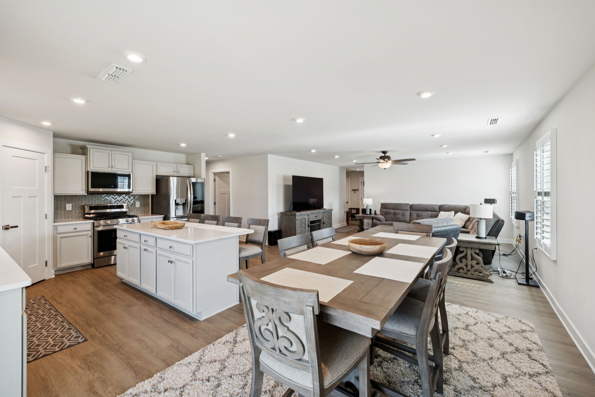 381 Streamview Dr