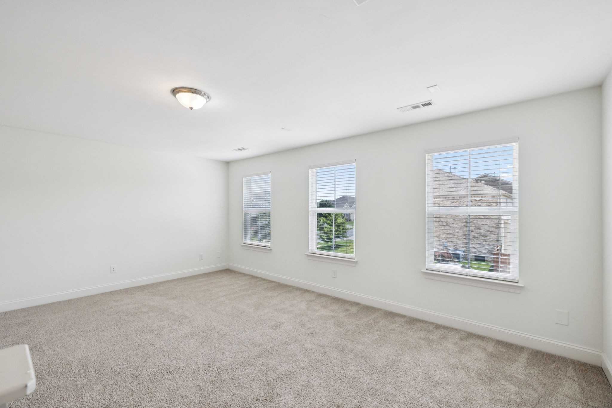5012 Winslow Dr
