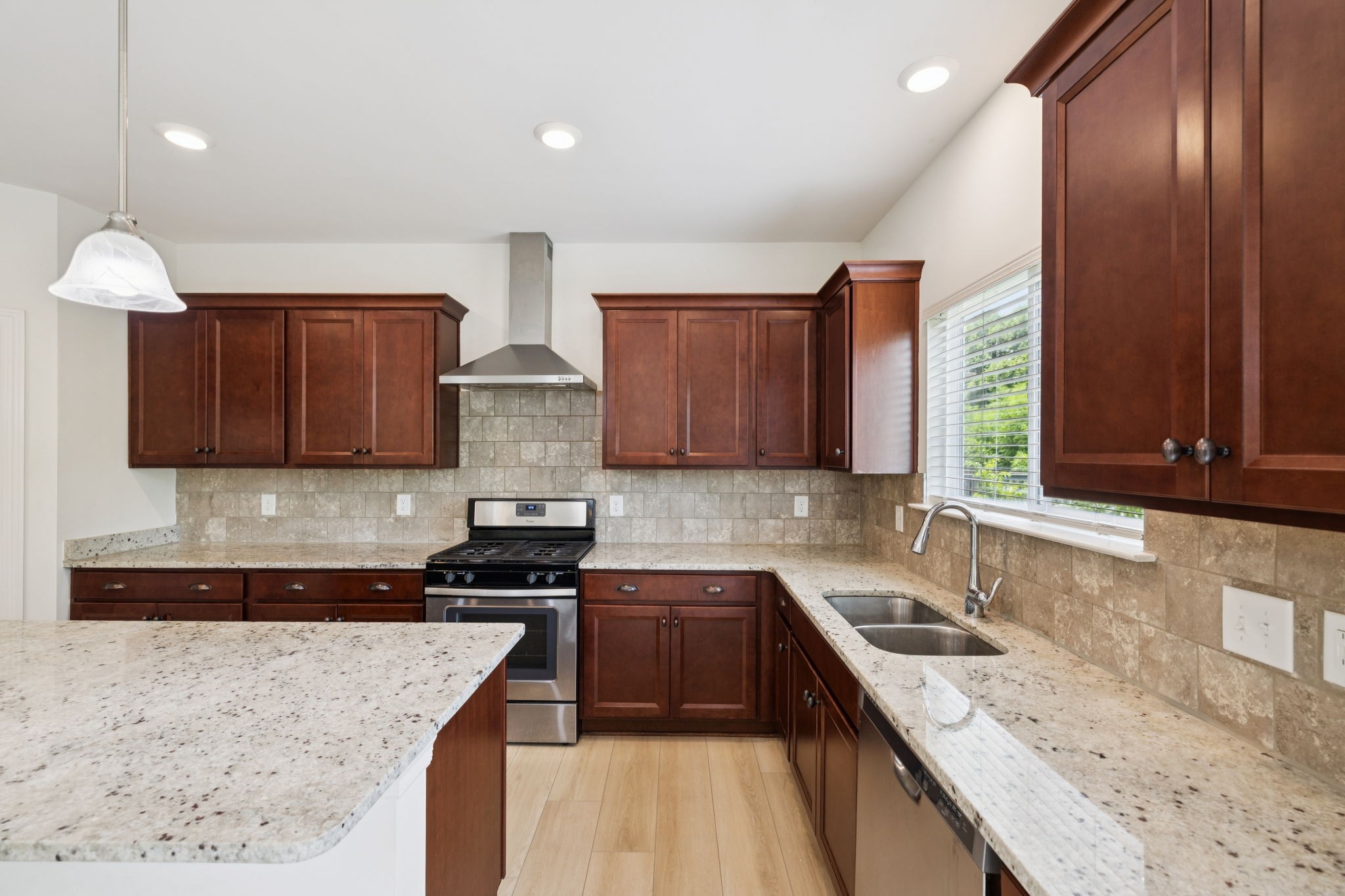 5012 Winslow Dr
