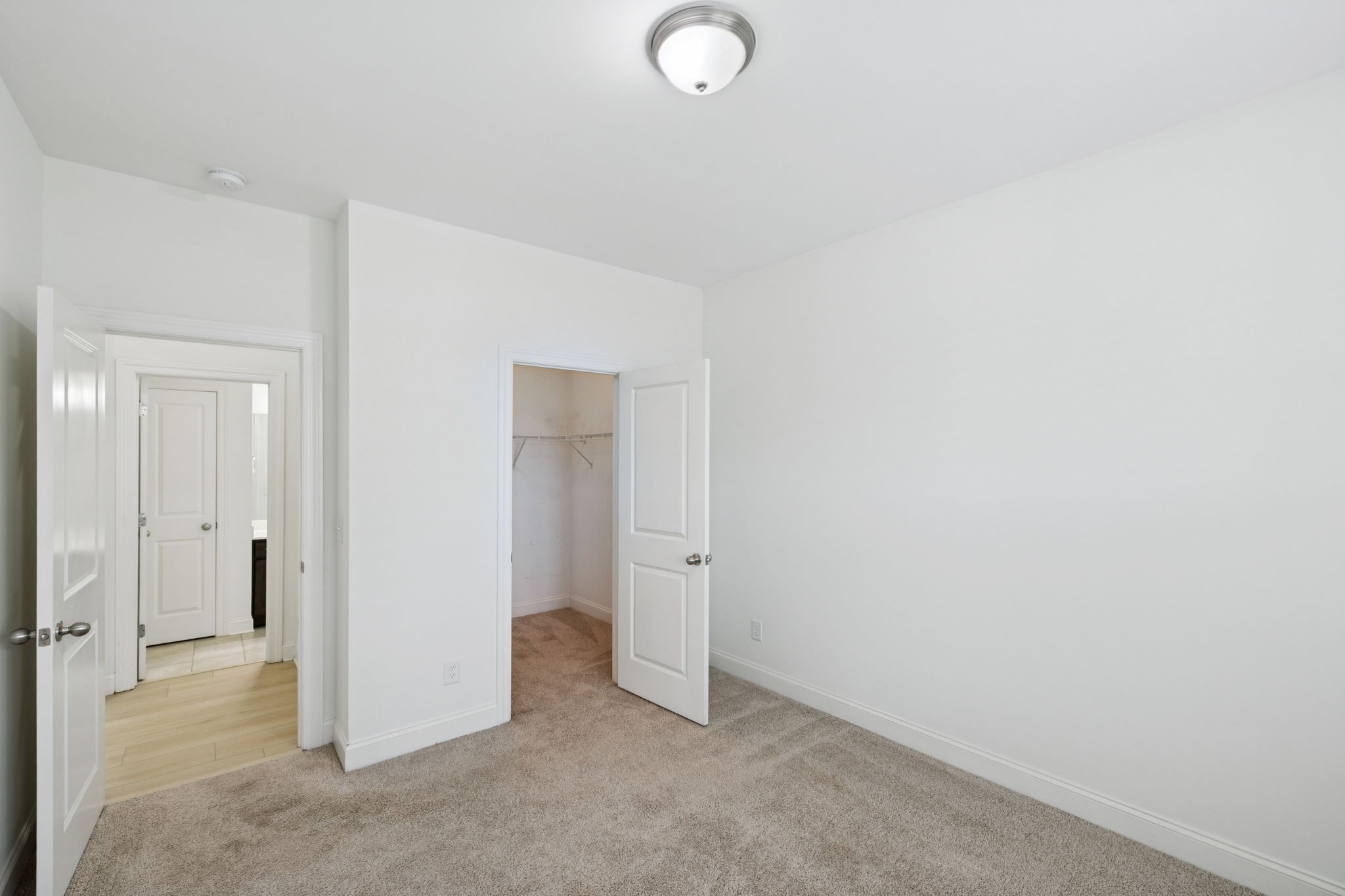 5012 Winslow Dr
